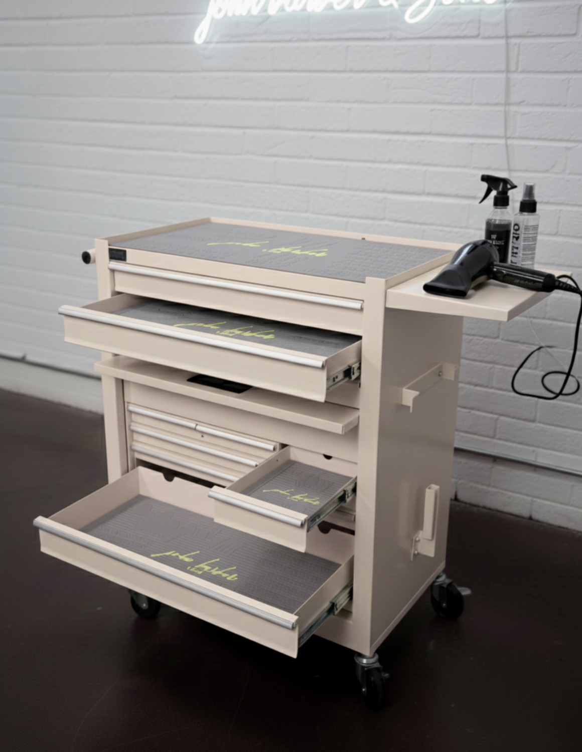 BARBER TROLLEY PRO – Mobiele trolley in verschillende kleuren – UV-desinfectie – Barbiertrolley