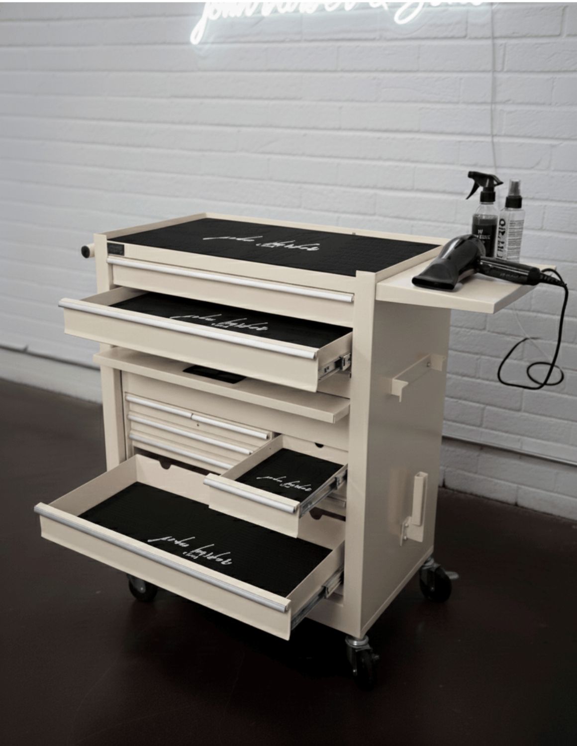 BARBER TROLLEY PRO ROLLWAGEN N VERSCHIEDENEN FARBEN – UV-STERILISATION Friseurwagen