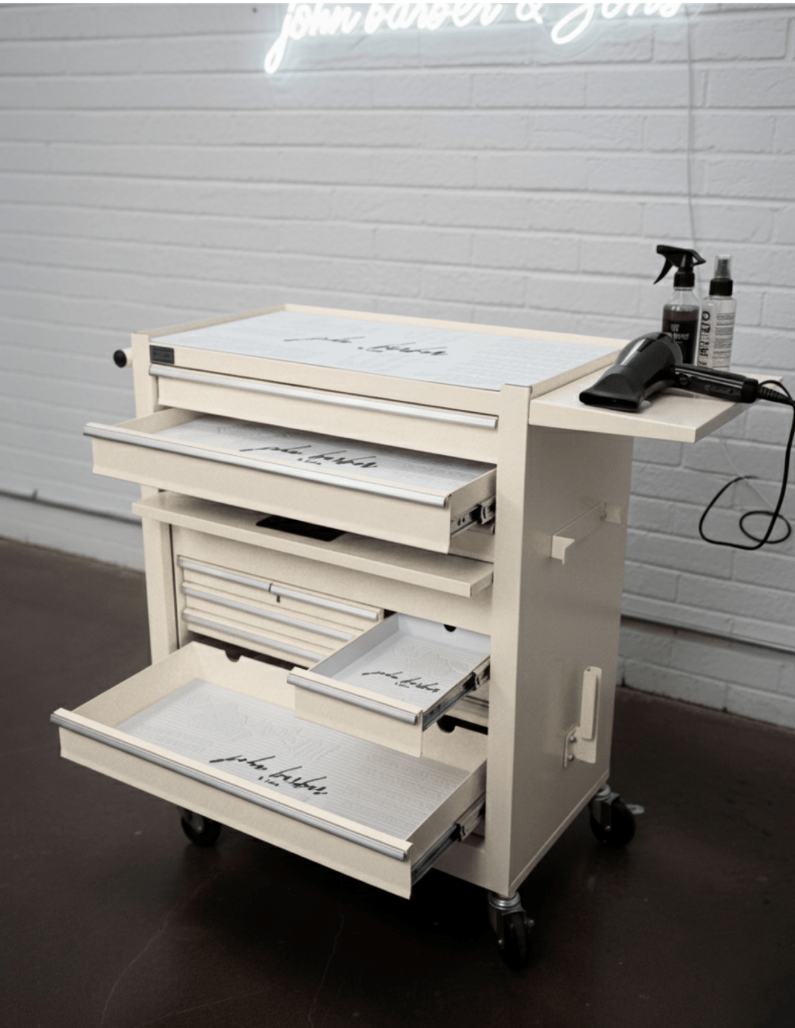 BARBER TROLLEY PRO ROLLWAGEN N VERSCHIEDENEN FARBEN – UV-STERILISATION Friseurwagen