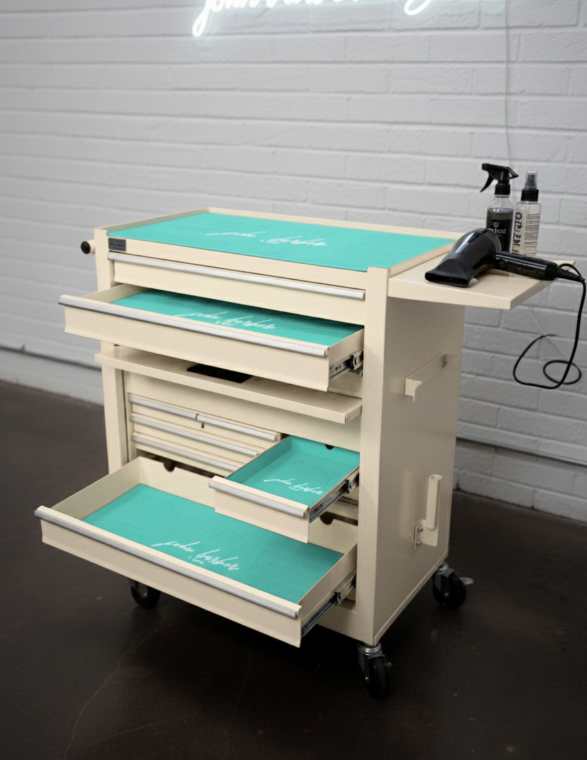 BARBER TROLLEY PRO – Mobiele trolley in verschillende kleuren – UV-desinfectie – Barbiertrolley