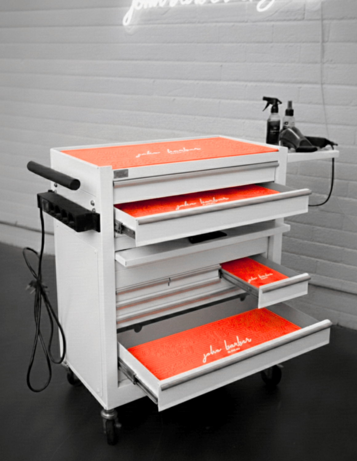 BARBER TROLLEY PRO ROLLWAGEN N VERSCHIEDENEN FARBEN – UV-STERILISATION Friseurwagen
