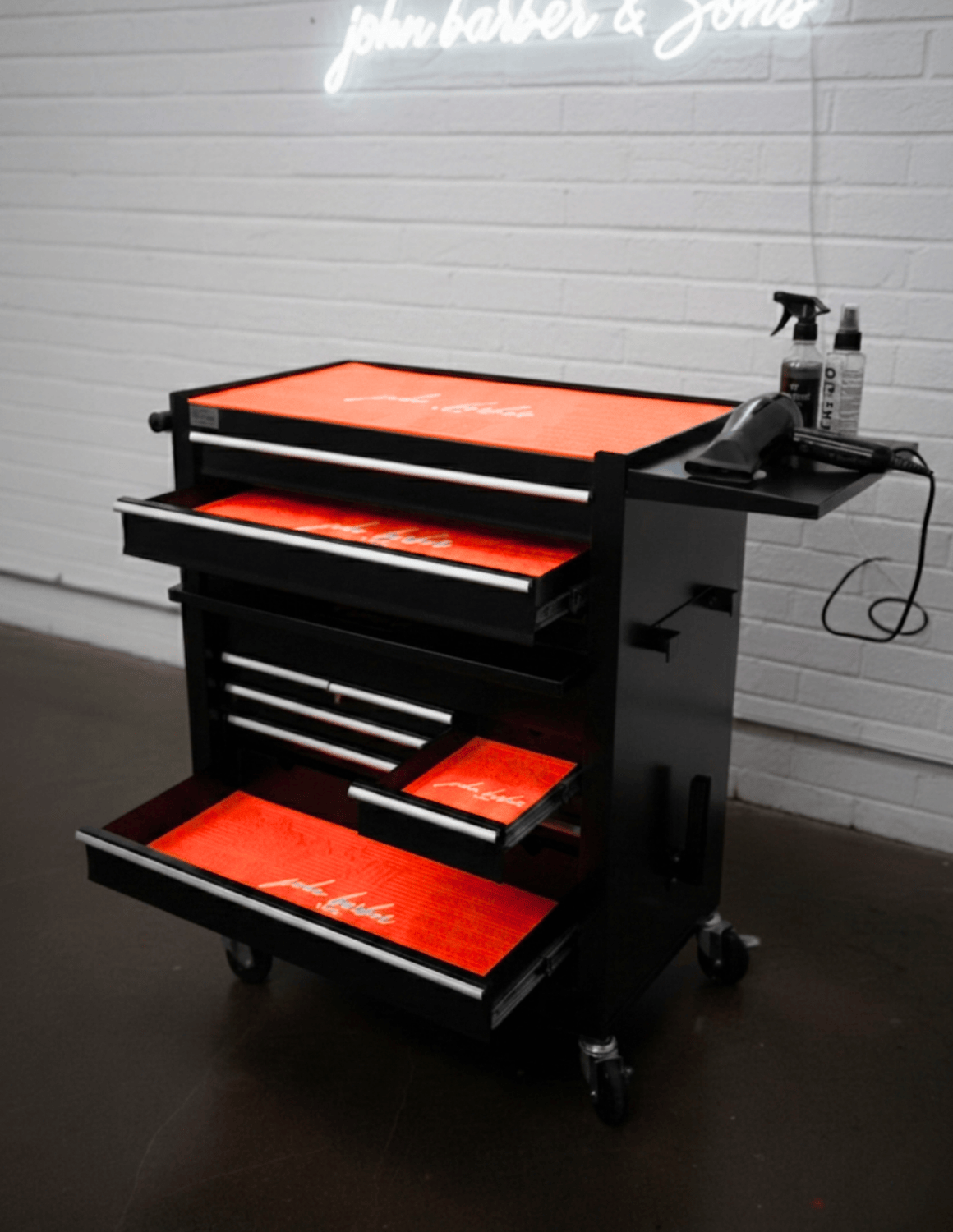 BARBER TROLLEY PRO ROLLWAGEN N VERSCHIEDENEN FARBEN – UV-STERILISATION Friseurwagen