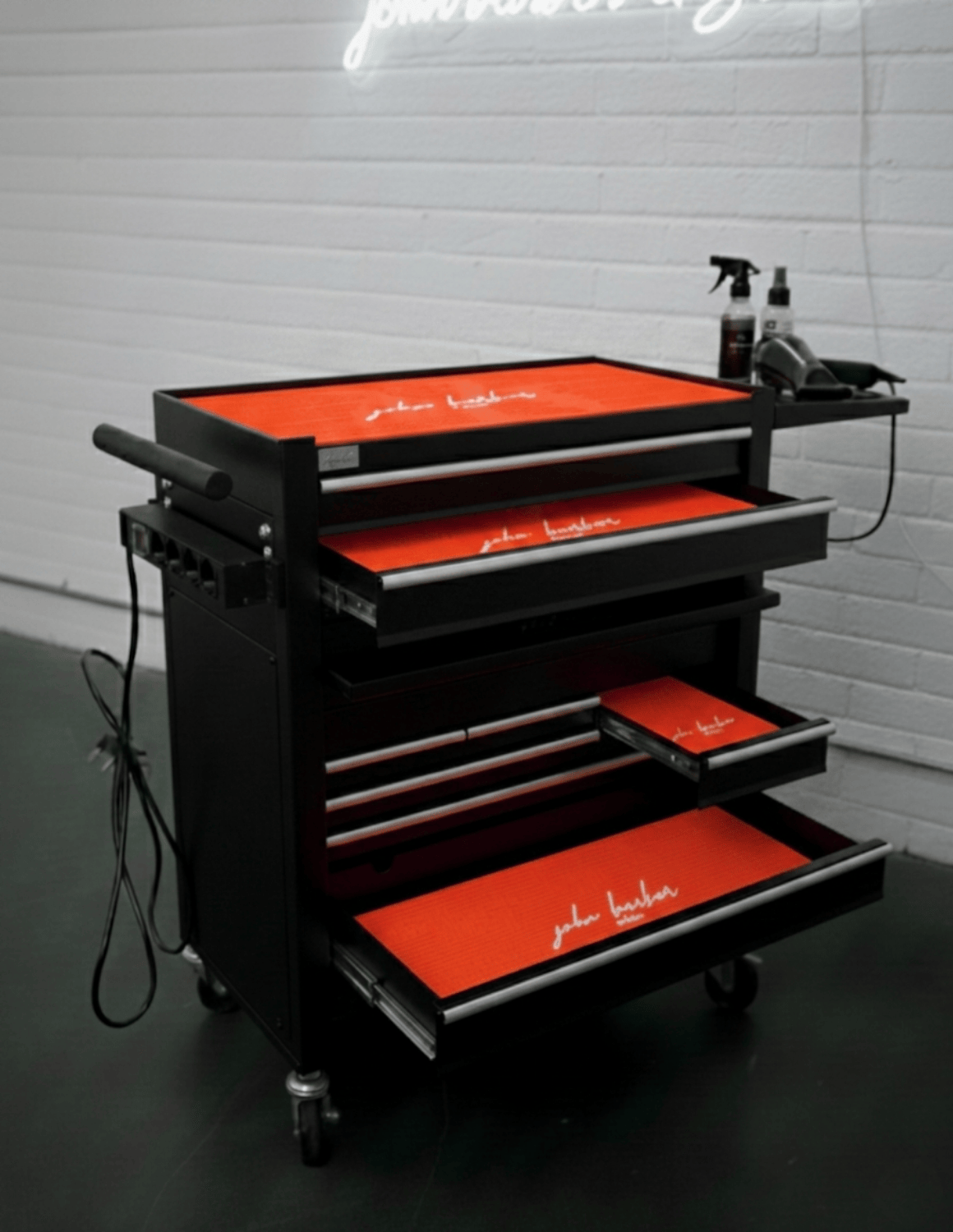 BARBER TROLLEY PRO ROLLWAGEN N VERSCHIEDENEN FARBEN – UV-STERILISATION Friseurwagen