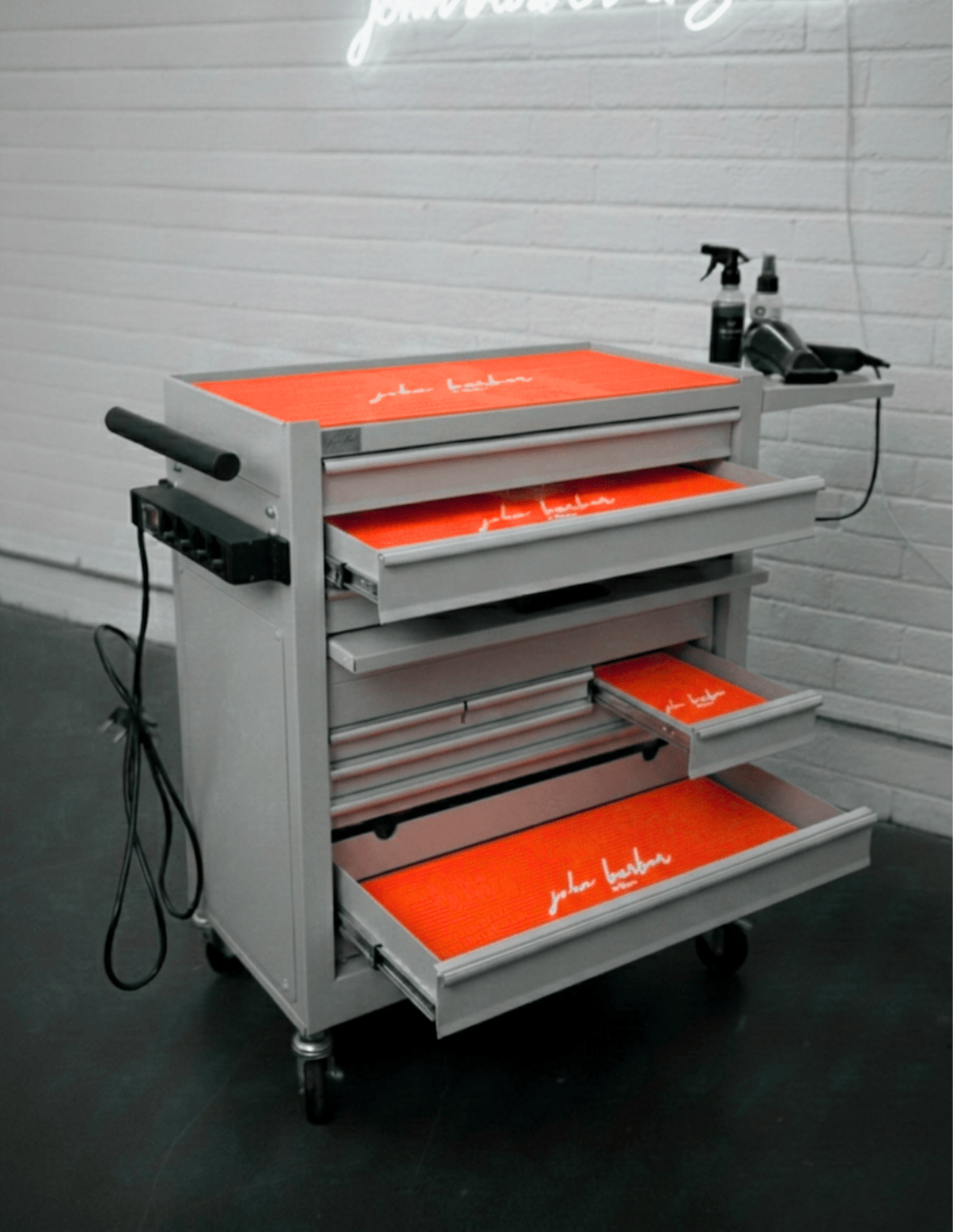 BARBER TROLLEY PRO ROLLWAGEN N VERSCHIEDENEN FARBEN – UV-STERILISATION Friseurwagen