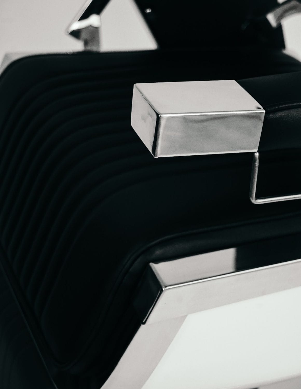 Ripped Guardian Barber Chair
