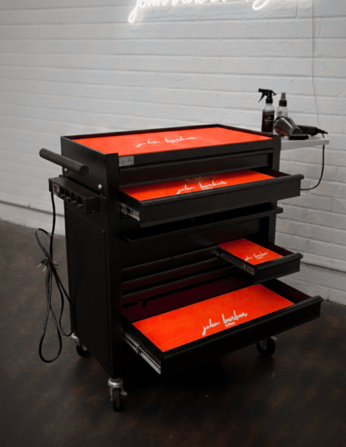 BARBER TROLLEY PRO ROLLWAGEN N VERSCHIEDENEN FARBEN – UV-STERILISATION Friseurwagen