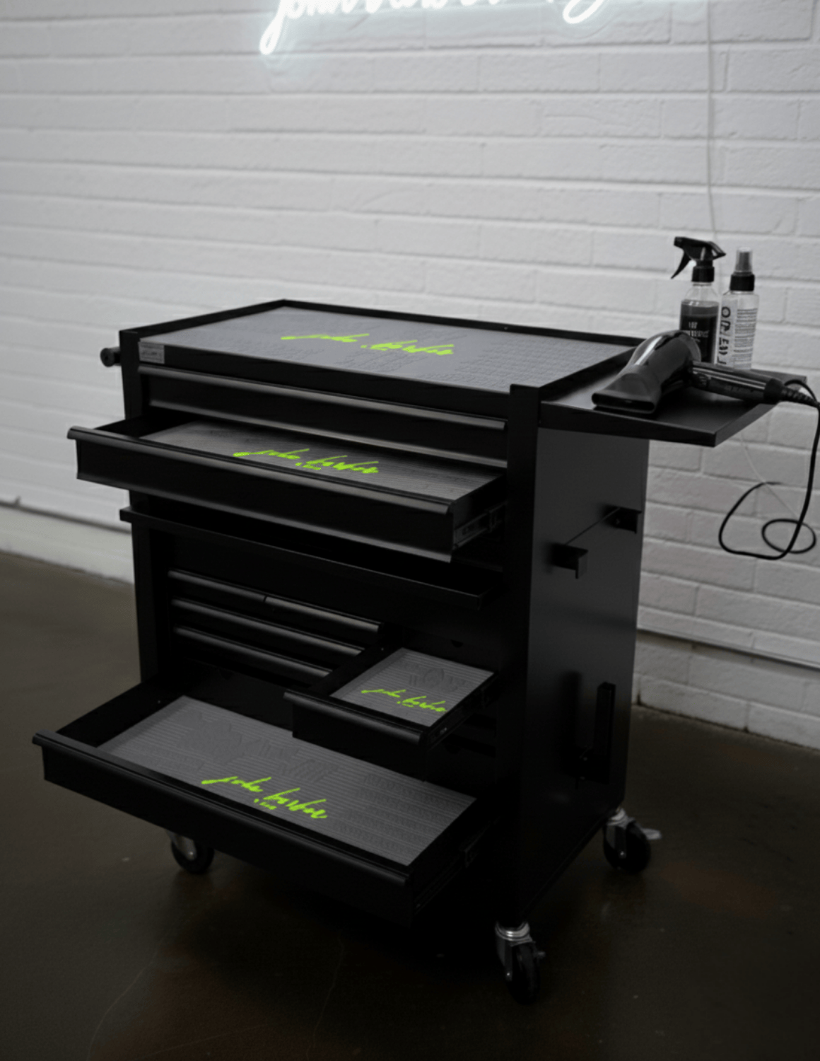 BARBER TROLLEY PRO ROLLWAGEN N VERSCHIEDENEN FARBEN – UV-STERILISATION Friseurwagen