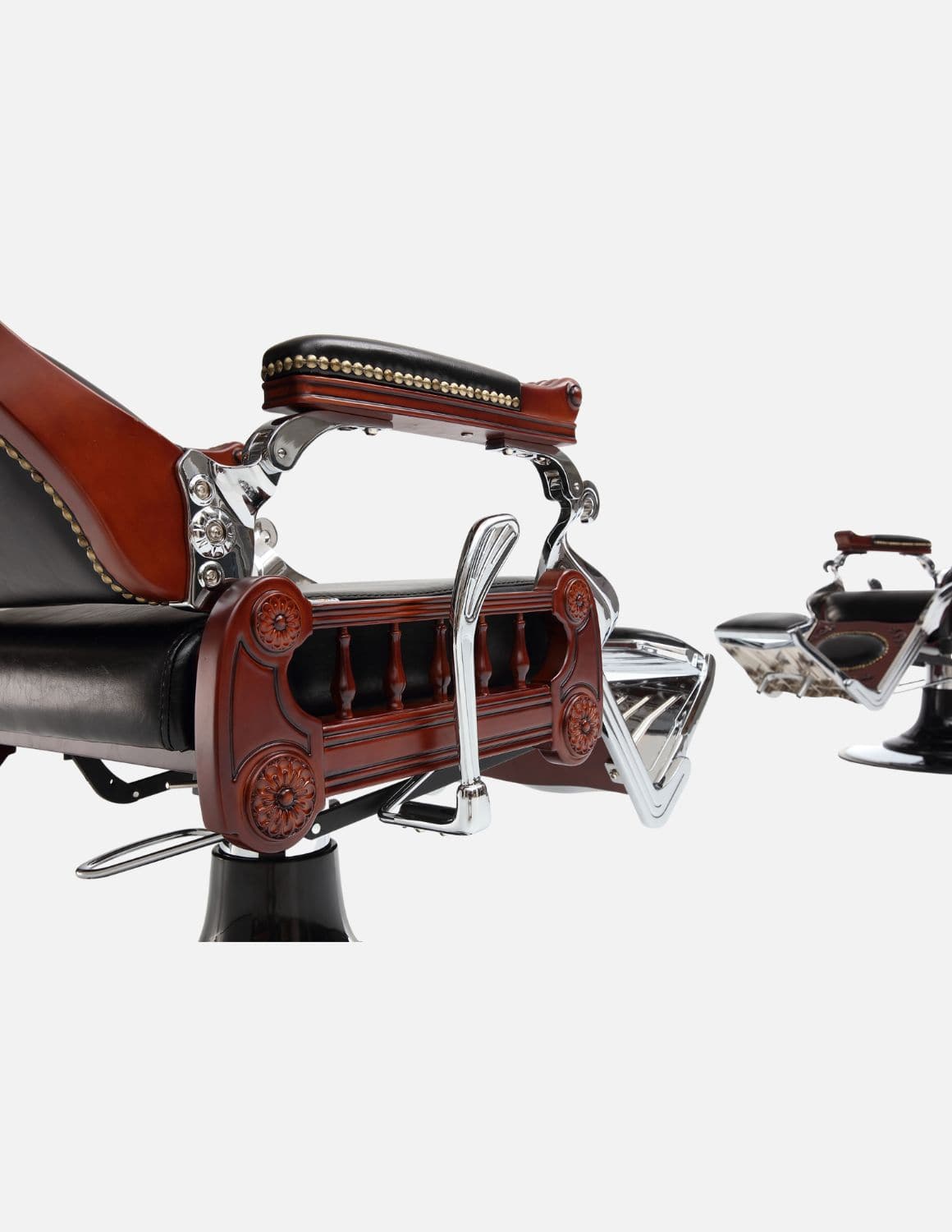 JBS Senator Schwarz — Vintage Barberstuhl aus massivem Echtholz mit neigbarer Rückenlehne | Klassischer Barberstuhl & Friseurstuhl im Chesterfield-Design