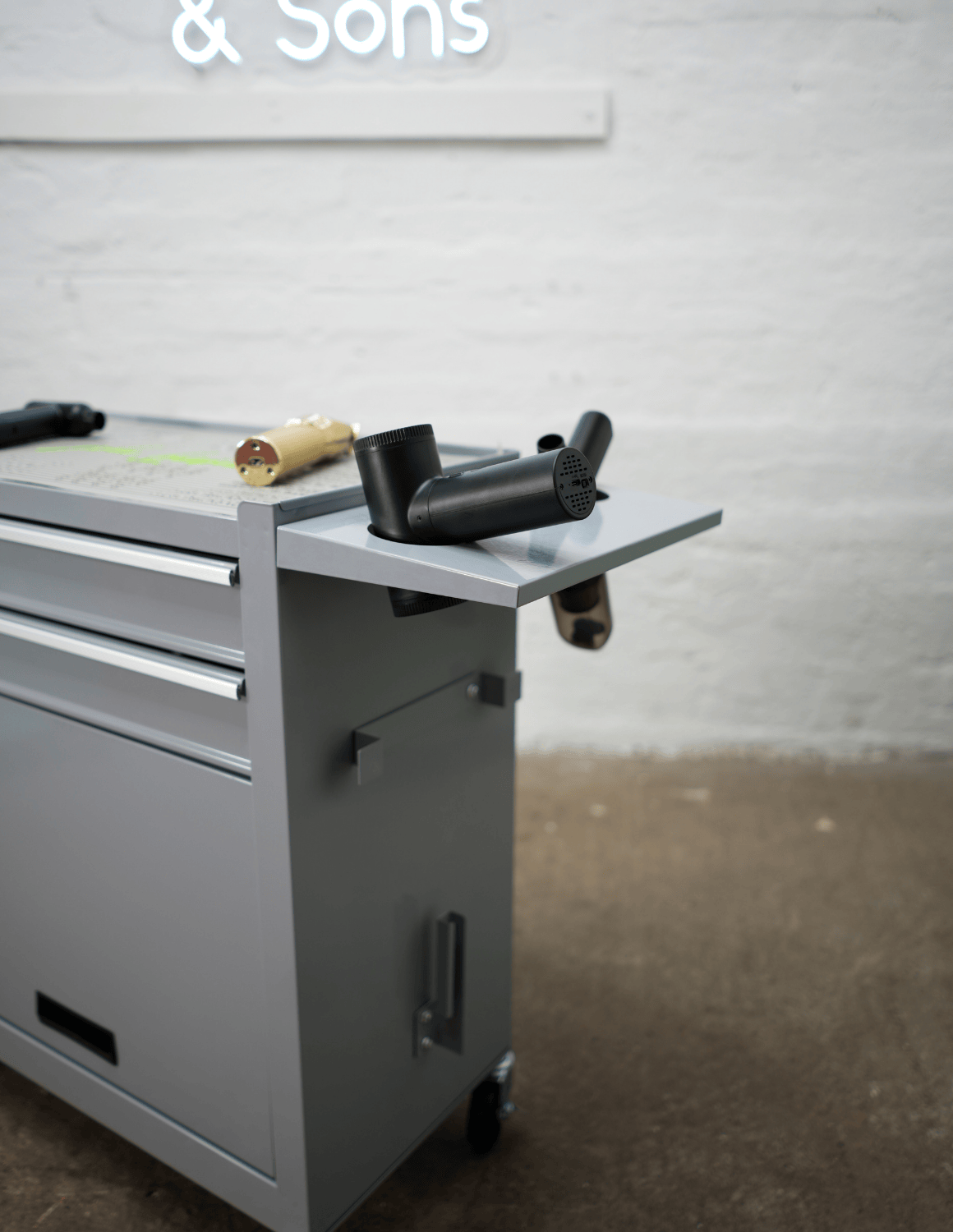 BARBER TROLLEY PRO ROLLWAGEN N VERSCHIEDENEN FARBEN – UV-STERILISATION Friseurwagen