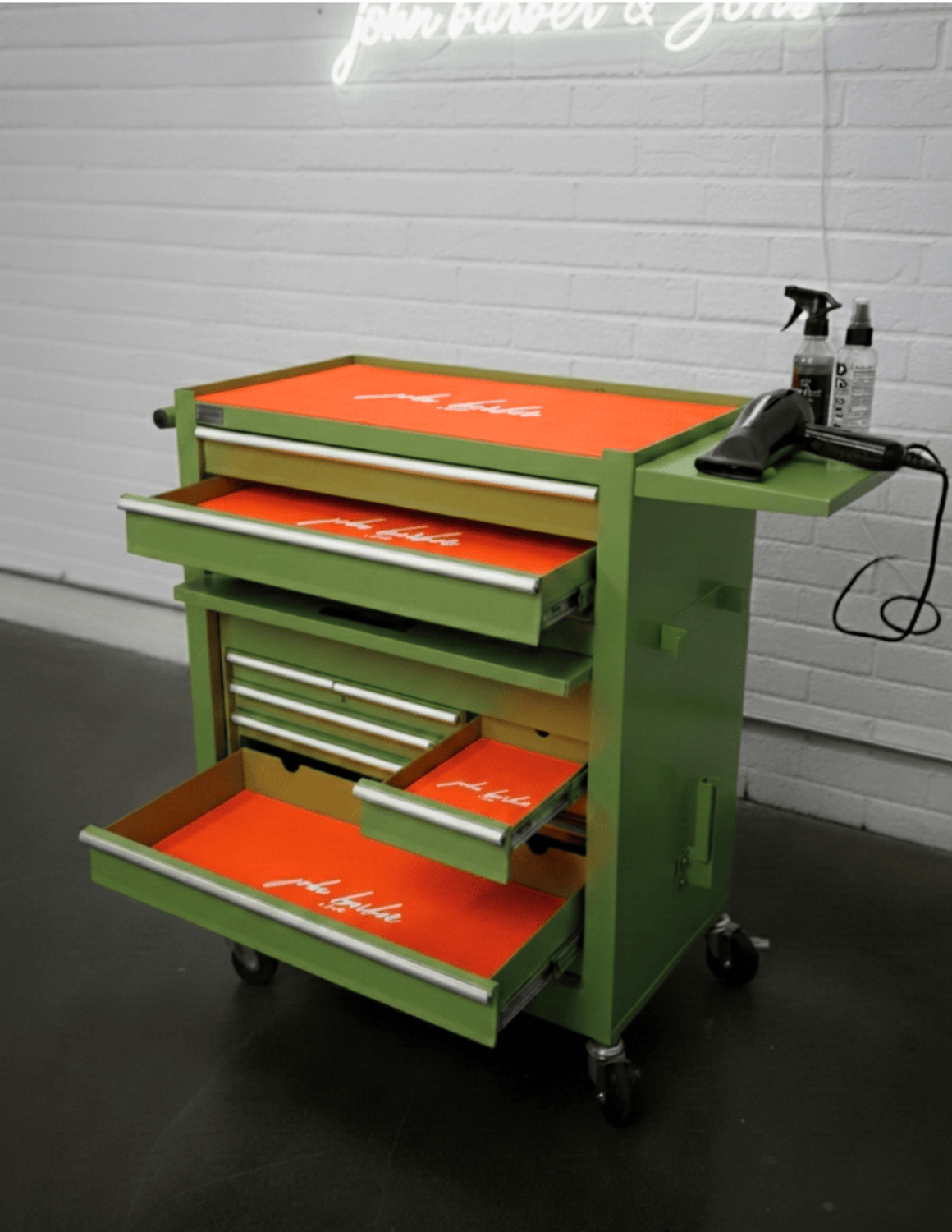 BARBER TROLLEY PRO ROLLWAGEN N VERSCHIEDENEN FARBEN – UV-STERILISATION Friseurwagen