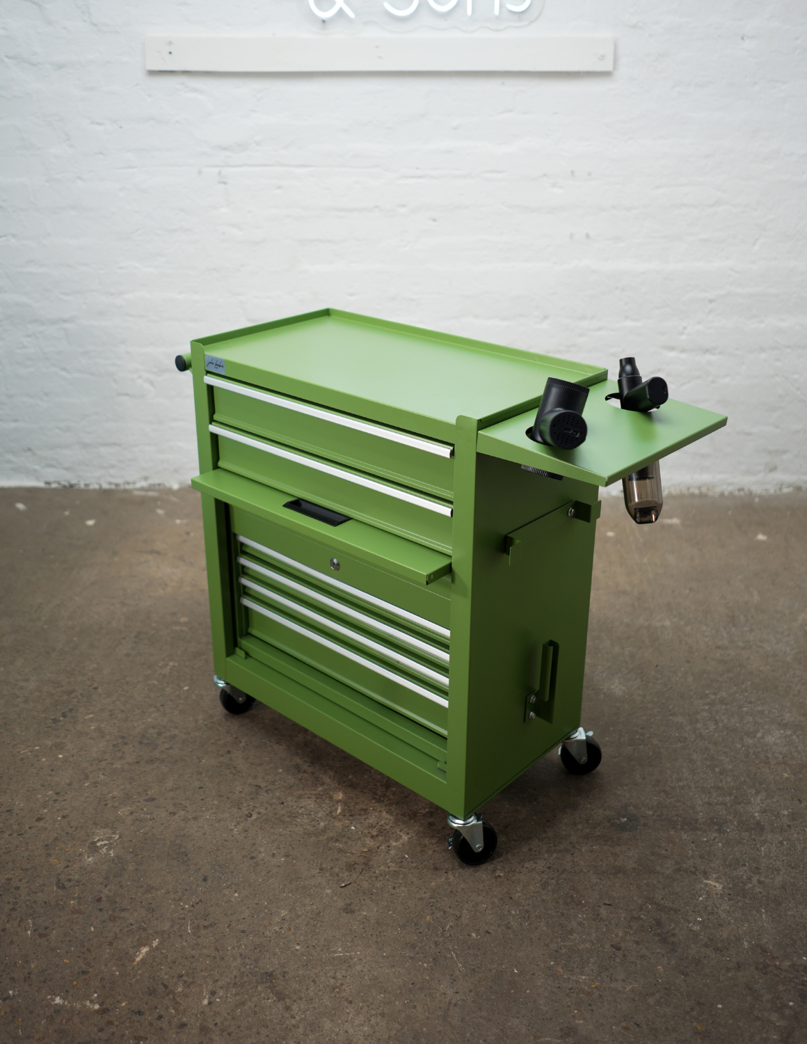 BARBER TROLLEY PRO – Mobiele trolley in verschillende kleuren – UV-desinfectie – Barbiertrolley