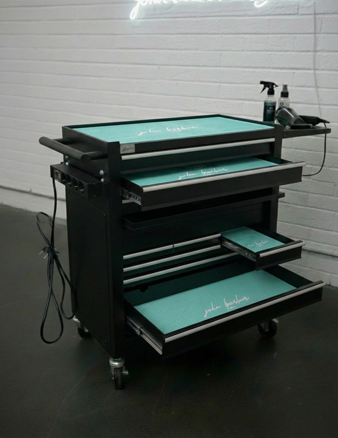 BARBER TROLLEY PRO – Mobiele trolley in verschillende kleuren – UV-desinfectie – Barbiertrolley