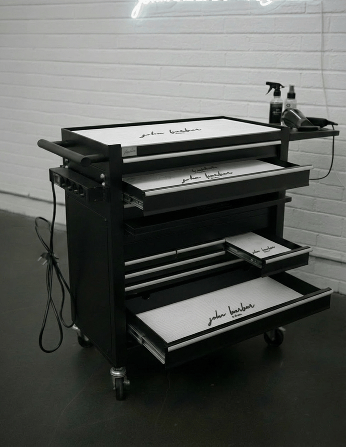 BARBER TROLLEY PRO ROLLWAGEN N VERSCHIEDENEN FARBEN – UV-STERILISATION Friseurwagen