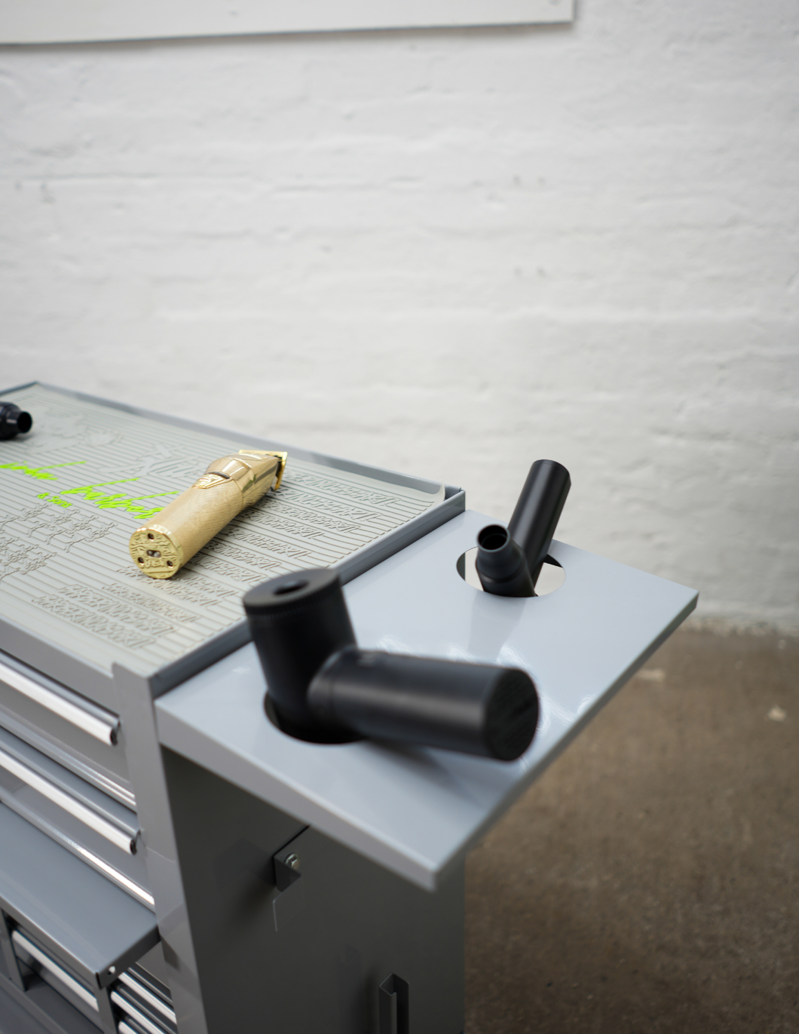 BARBER TROLLEY PRO – Mobiele trolley in verschillende kleuren – UV-desinfectie – Barbiertrolley