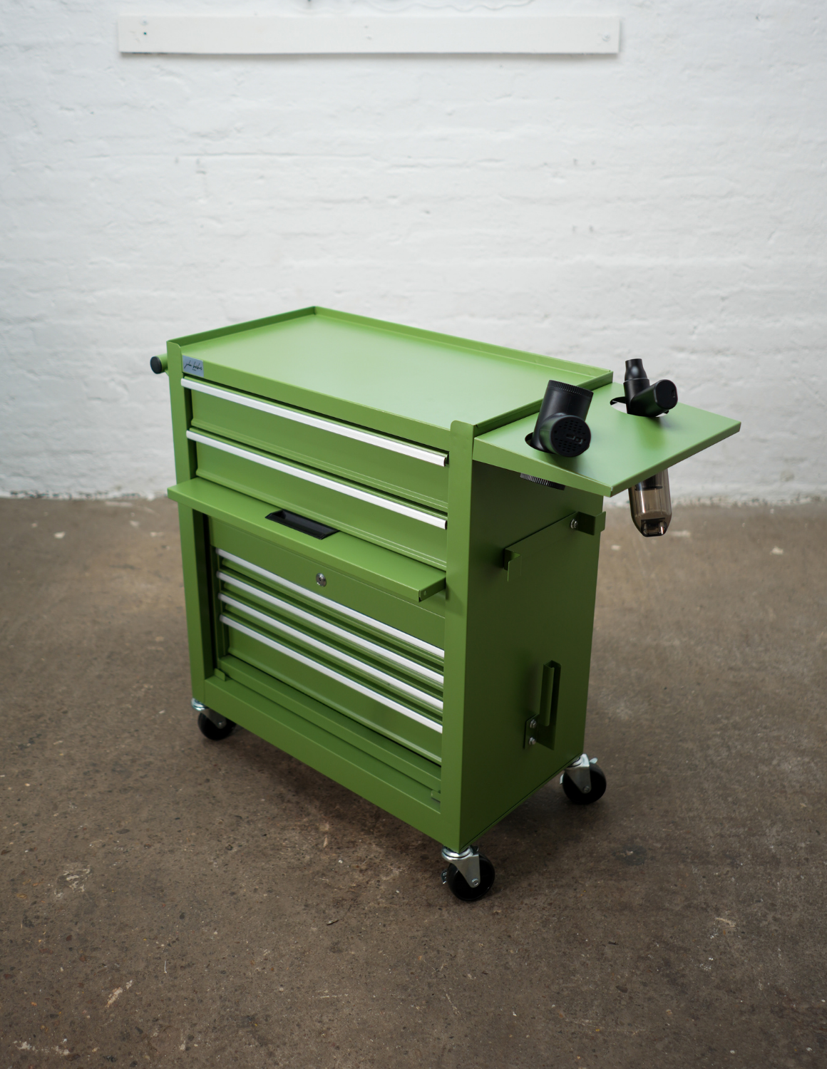 BARBER TROLLEY PRO – Carrello mobile in diversi colori – Disinfezione UV – Carrello da barbiere