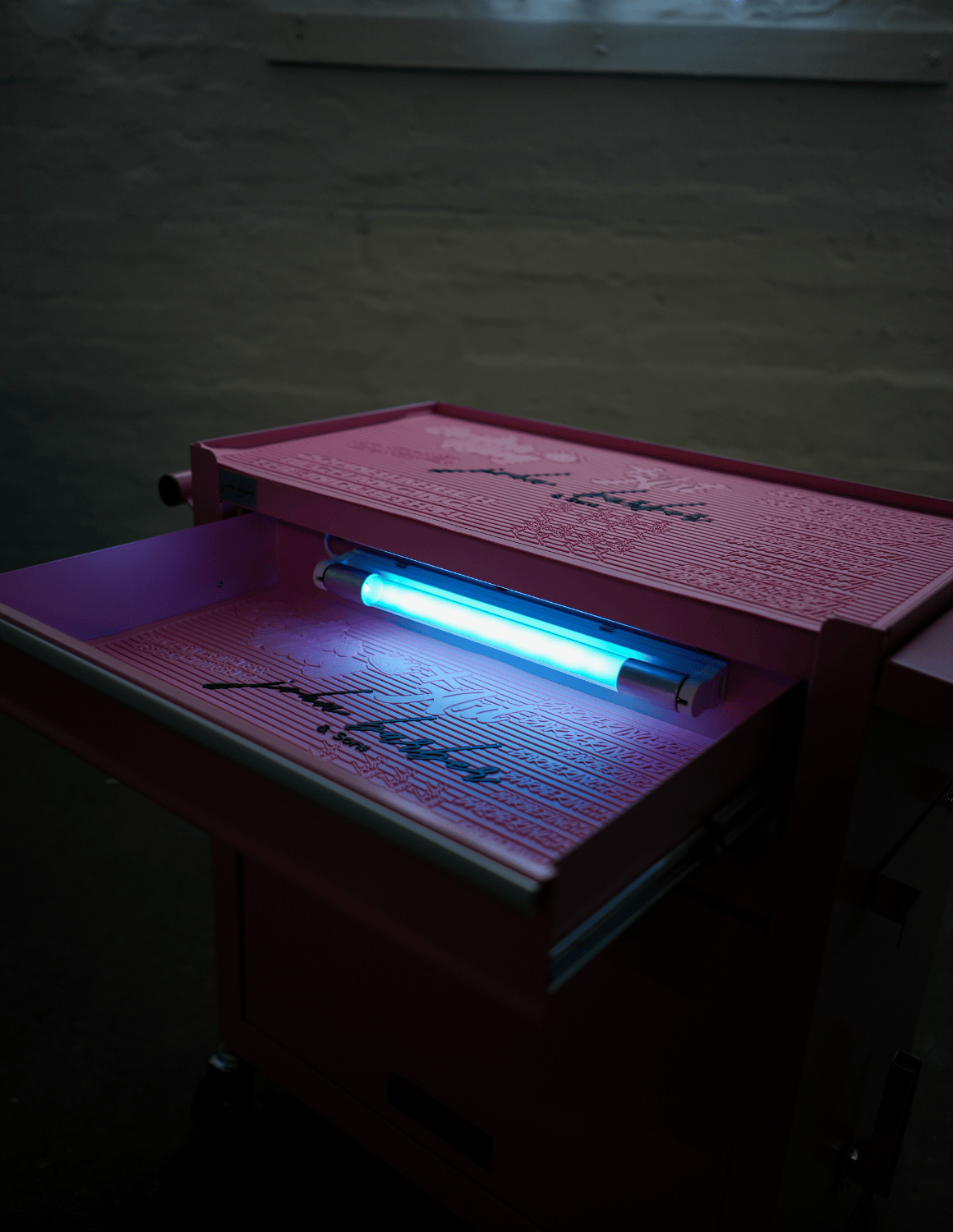 BARBER TROLLEY PRO ROLLWAGEN N VERSCHIEDENEN FARBEN – UV-STERILISATION Friseurwagen