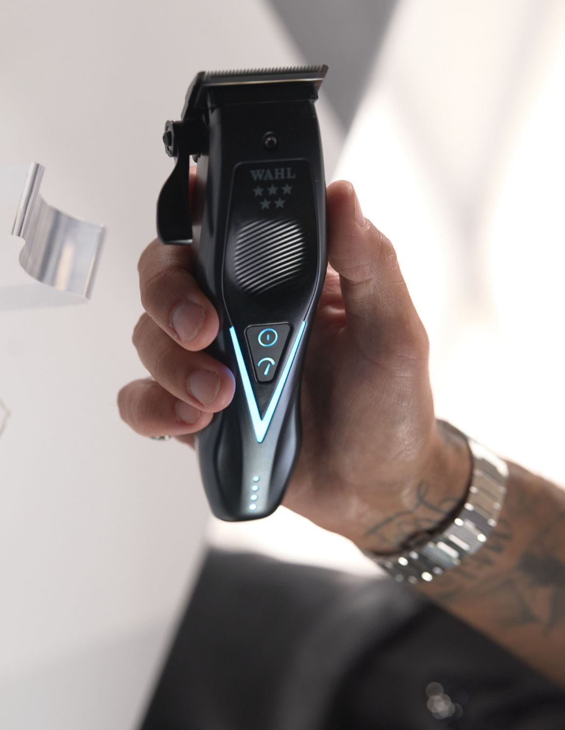WAHL Vapor Switch Cordless Black Clipper — F32 Fadeout™ Klinge | Professioneller Akku-Haarschneider