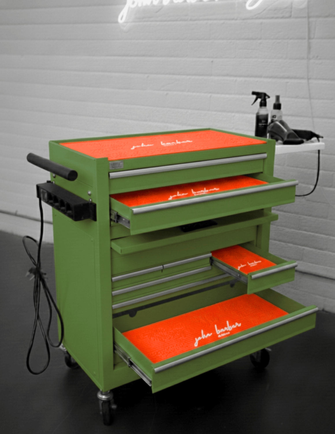 BARBER TROLLEY PRO ROLLWAGEN N VERSCHIEDENEN FARBEN – UV-STERILISATION Friseurwagen