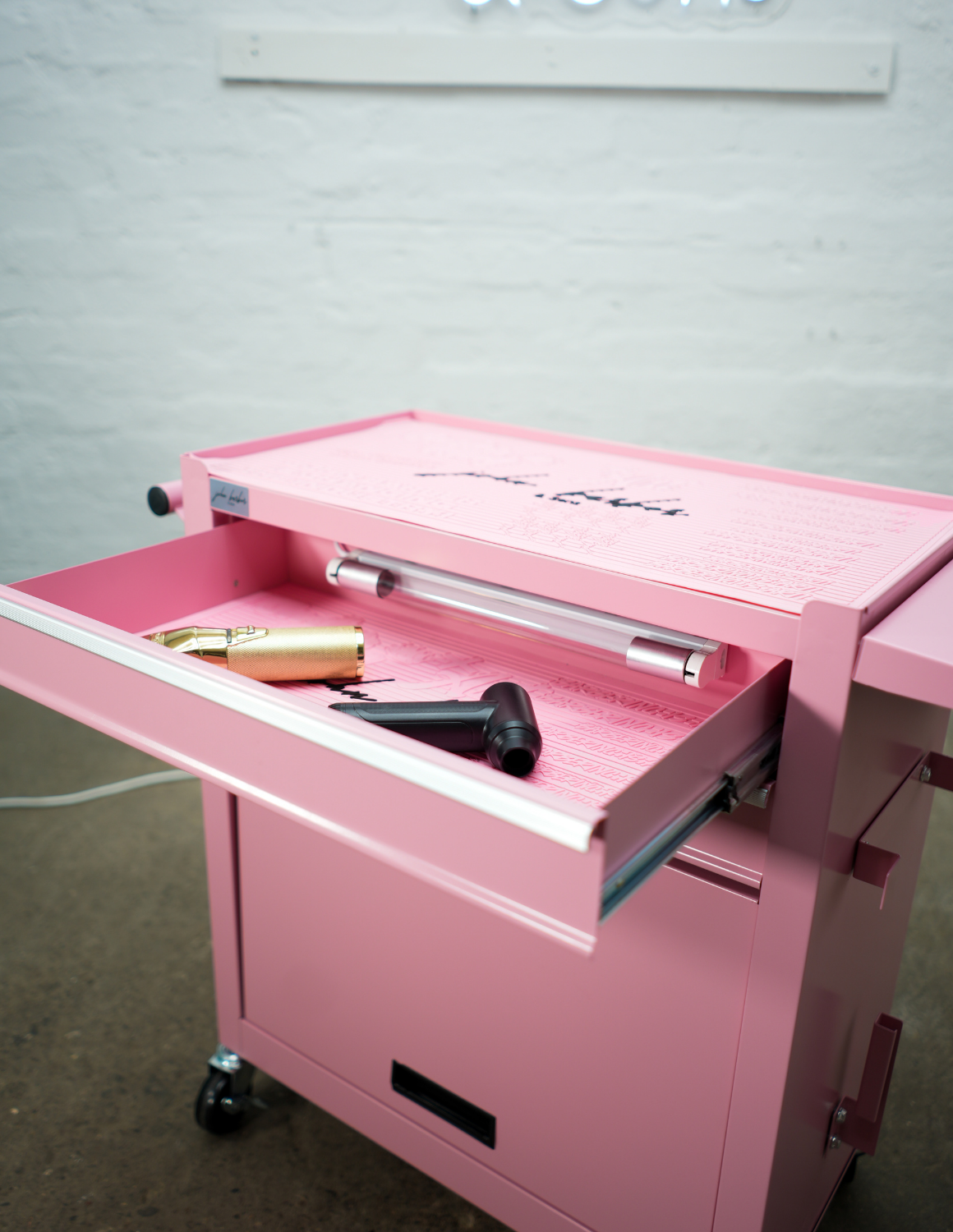 BARBER TROLLEY PRO – Carrello mobile in diversi colori – Disinfezione UV – Carrello da barbiere