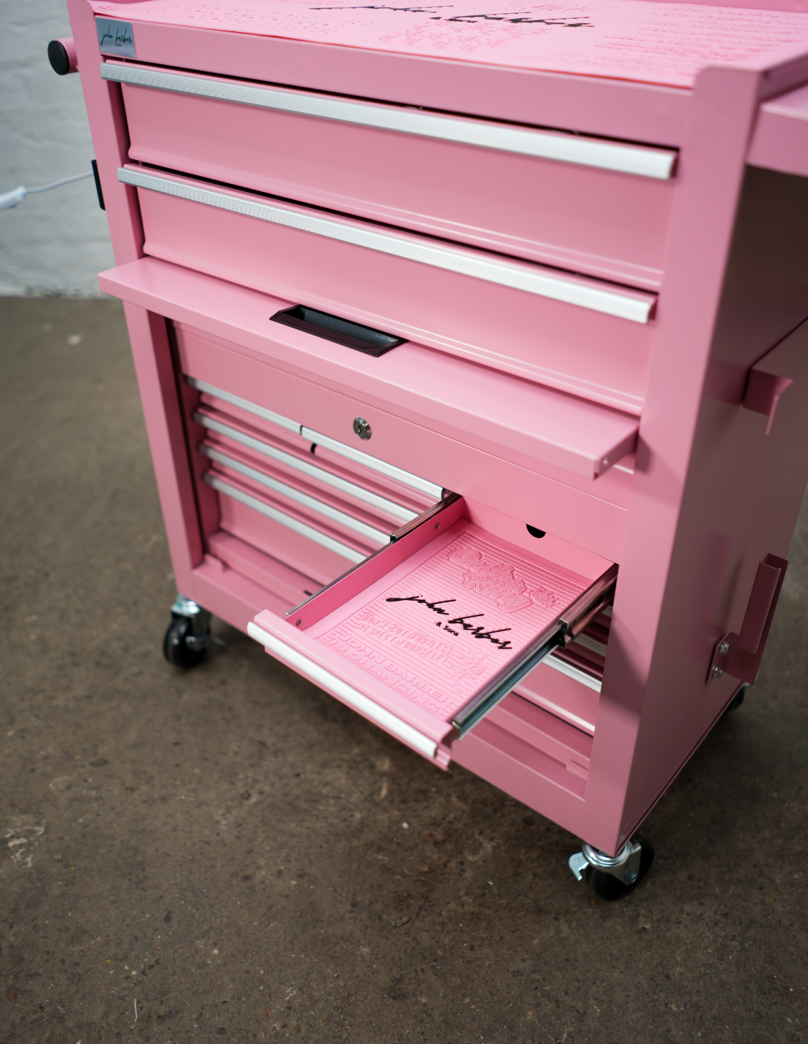 BARBER TROLLEY PRO – Carrello mobile in diversi colori – Disinfezione UV – Carrello da barbiere