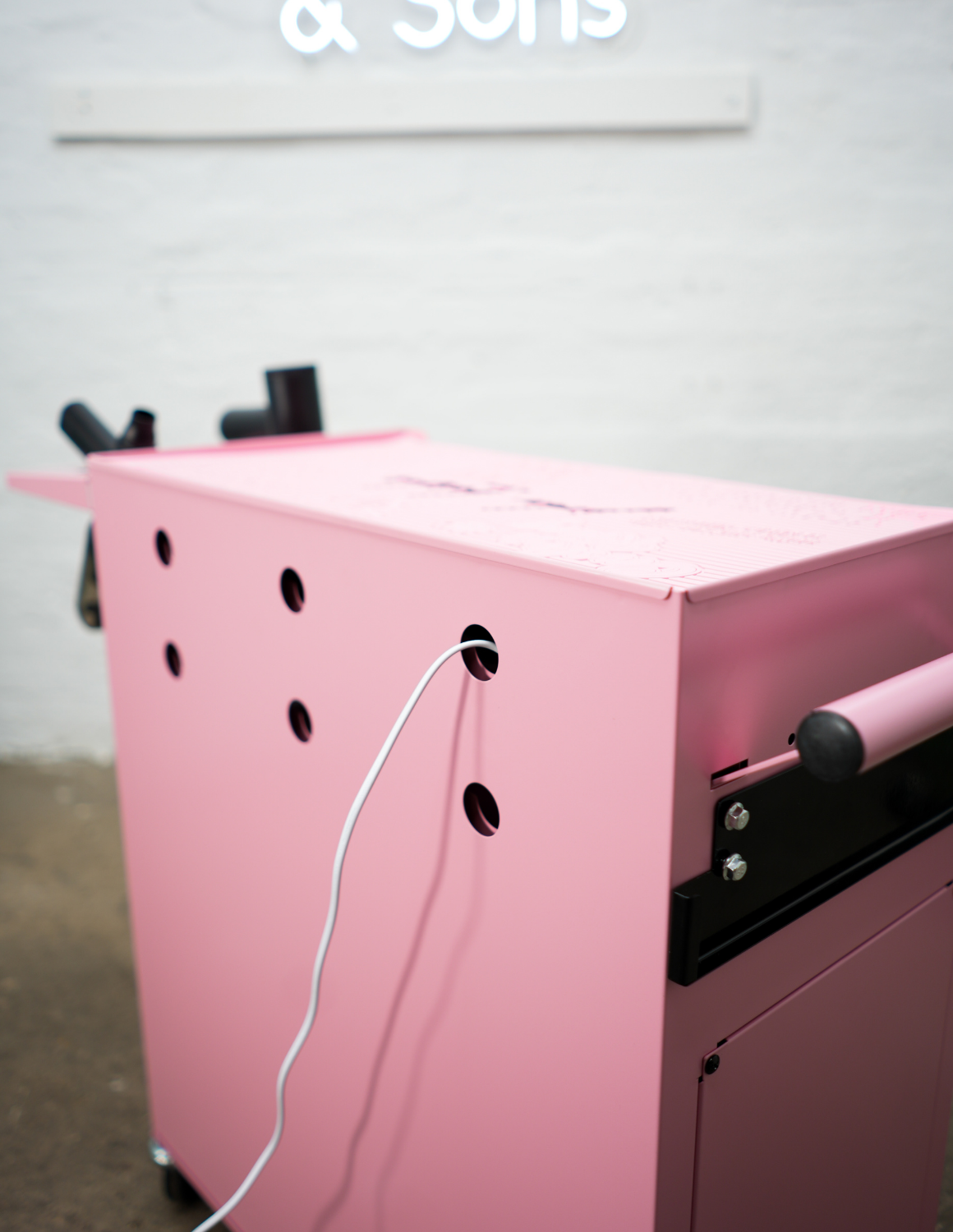 BARBER TROLLEY PRO – Mobiele trolley in verschillende kleuren – UV-desinfectie – Barbiertrolley