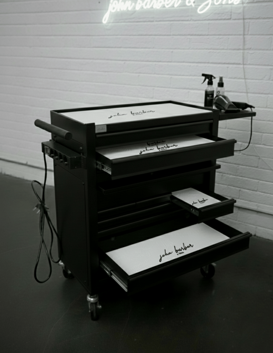 BARBER TROLLEY PRO ROLLWAGEN N VERSCHIEDENEN FARBEN – UV-STERILISATION Friseurwagen