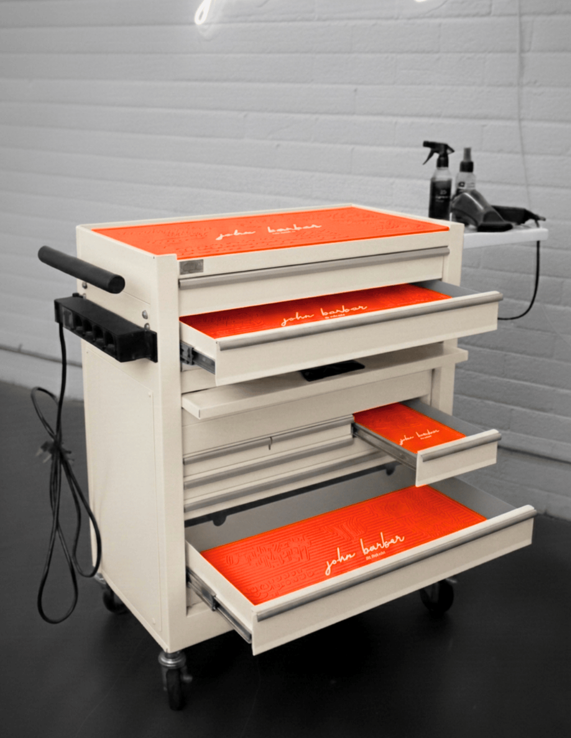 BARBER TROLLEY PRO ROLLWAGEN N VERSCHIEDENEN FARBEN – UV-STERILISATION Friseurwagen