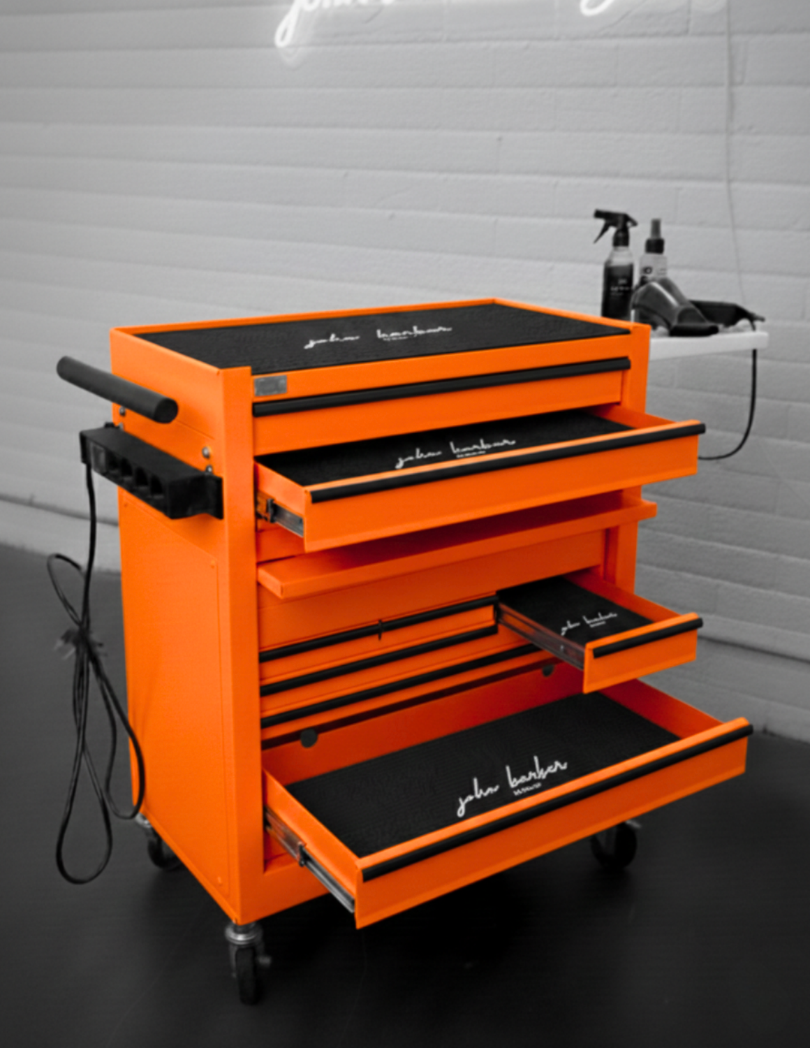 BARBER TROLLEY PRO – Mobiele trolley in verschillende kleuren – UV-desinfectie – Barbiertrolley