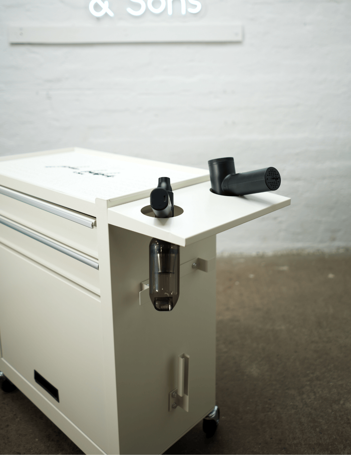 BARBER TROLLEY PRO ROLLWAGEN N VERSCHIEDENEN FARBEN – UV-STERILISATION Friseurwagen