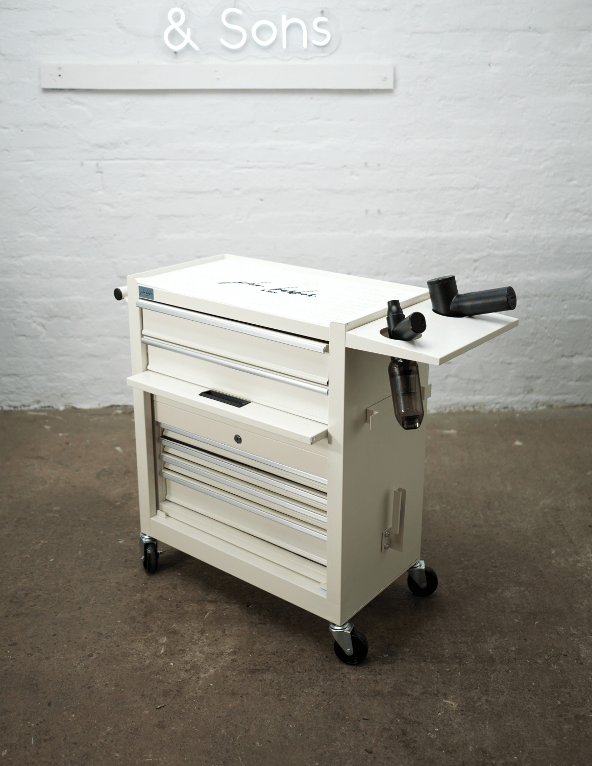 BARBER TROLLEY PRO ROLLWAGEN N VERSCHIEDENEN FARBEN – UV-STERILISATION Friseurwagen