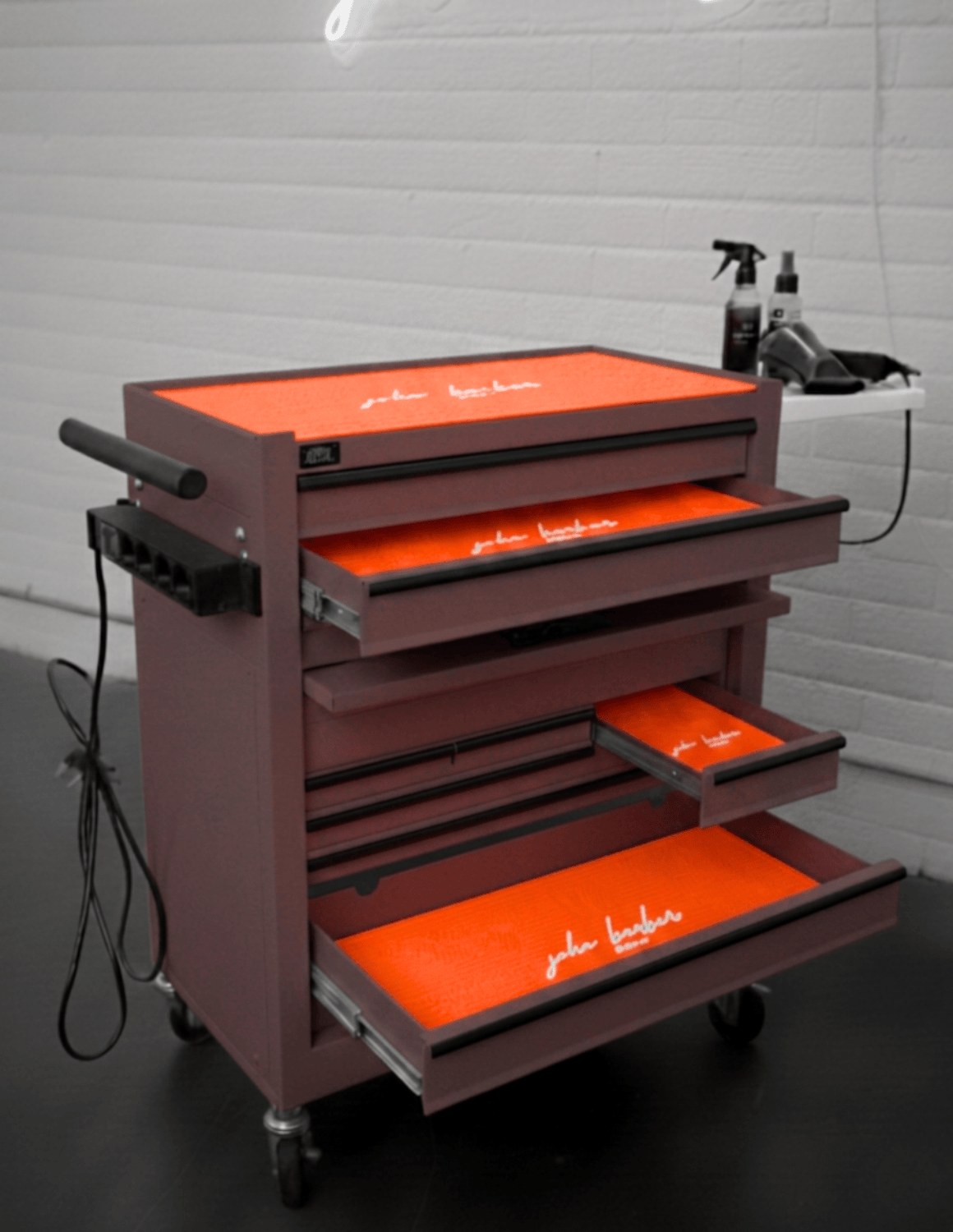 BARBER TROLLEY PRO ROLLWAGEN N VERSCHIEDENEN FARBEN – UV-STERILISATION Friseurwagen