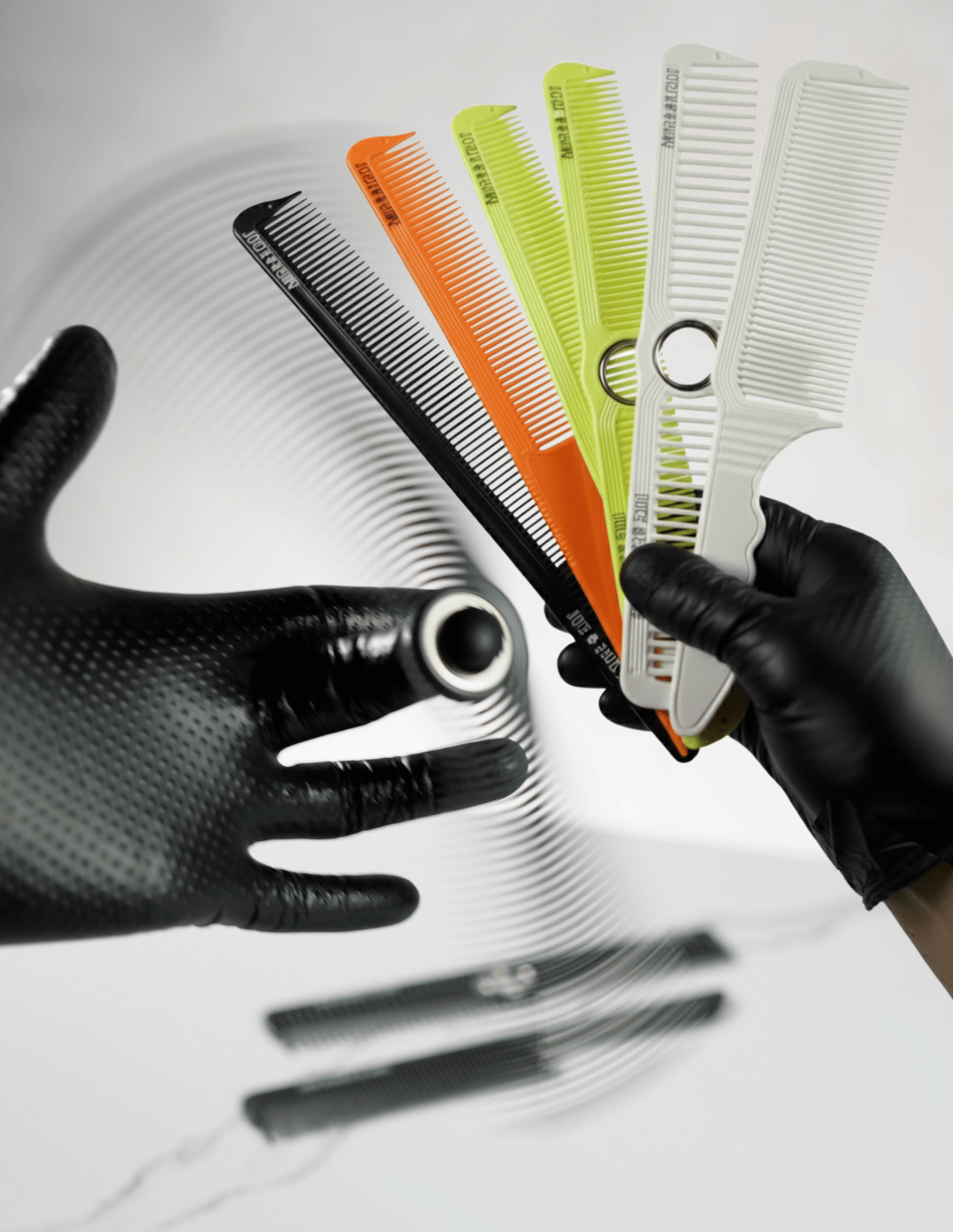 JBS Barber & Friseur Fidget Pro Kamm Set – 6 antistatische und hitzebeständige Friseurkämme für präzises Styling und professionelles Arbeiten im Barbershop, in vier Farben erhältlich.