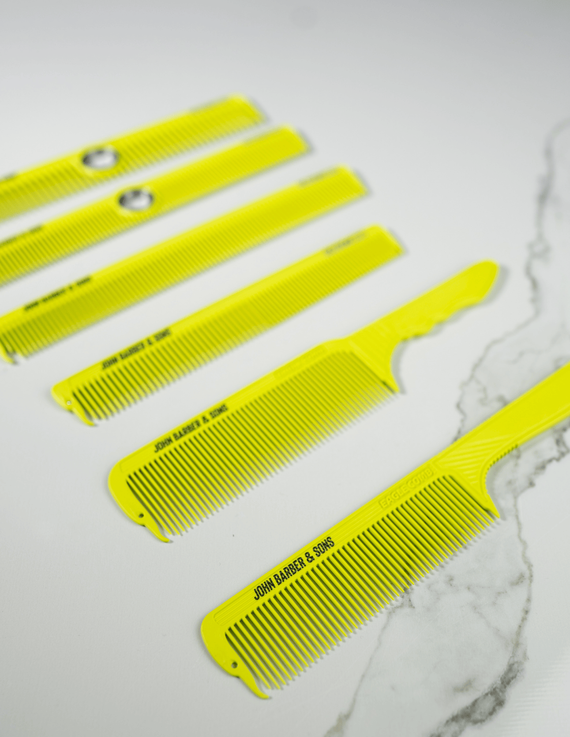 JBS Barber & Friseur Fidget Pro Kamm Set – 6 antistatische und hitzebeständige Friseurkämme für präzises Styling und professionelles Arbeiten im Barbershop, in vier Farben erhältlich.
