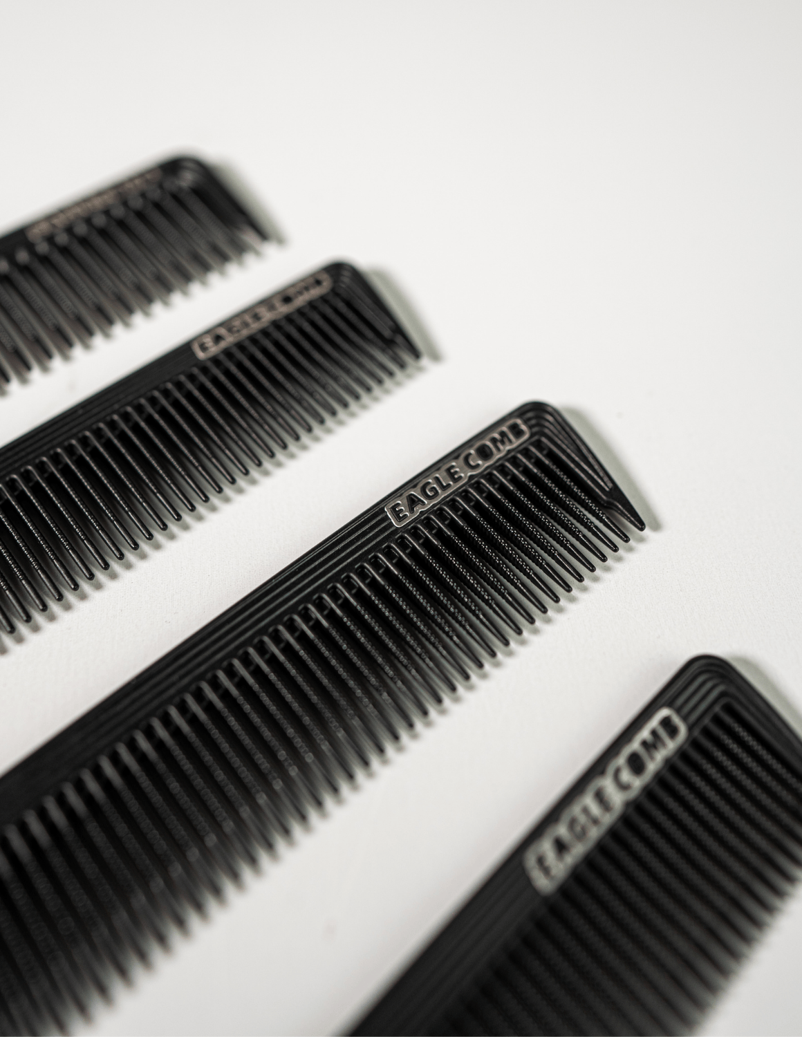 JBS Barber & Friseur Fidget Pro Kamm Set – 6 antistatische und hitzebeständige Friseurkämme für präzises Styling und professionelles Arbeiten im Barbershop, in vier Farben erhältlich.