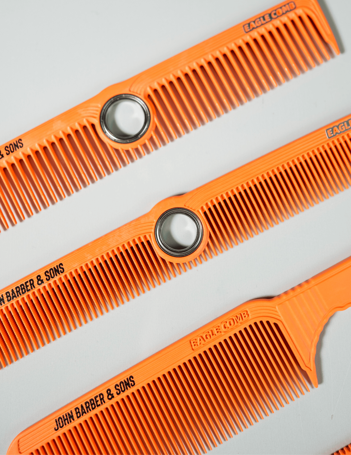 JBS Barber & Friseur Fidget Pro Kamm Set – 6 antistatische und hitzebeständige Friseurkämme für präzises Styling und professionelles Arbeiten im Barbershop, in vier Farben erhältlich.