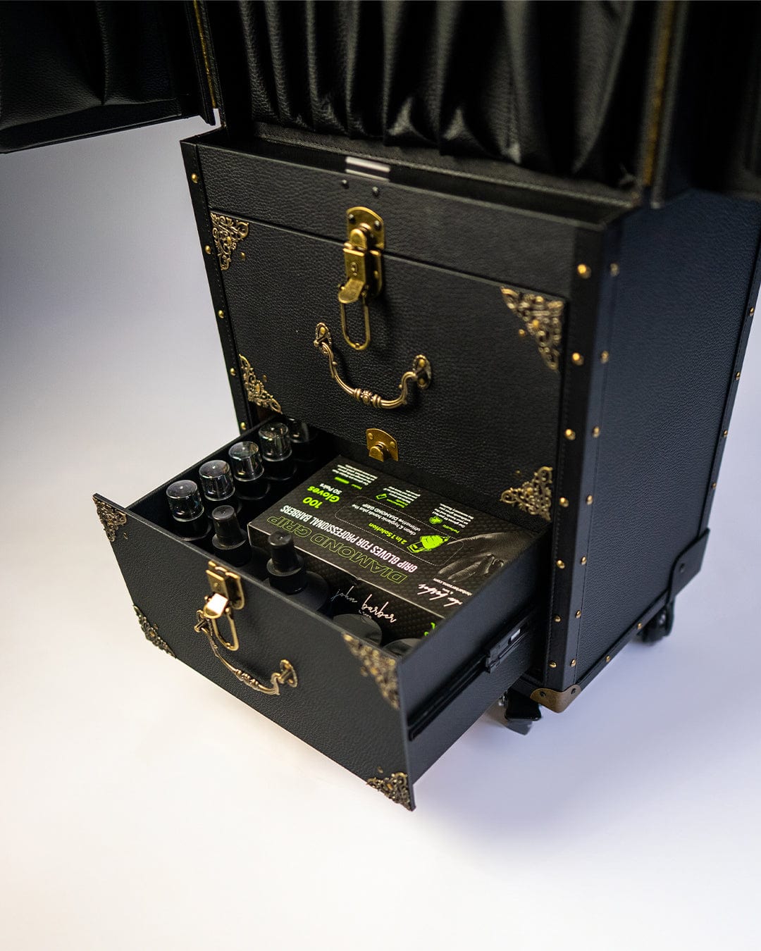 johnbarbersons Mobile Barbier Arbeitsstation im klassischen Stil