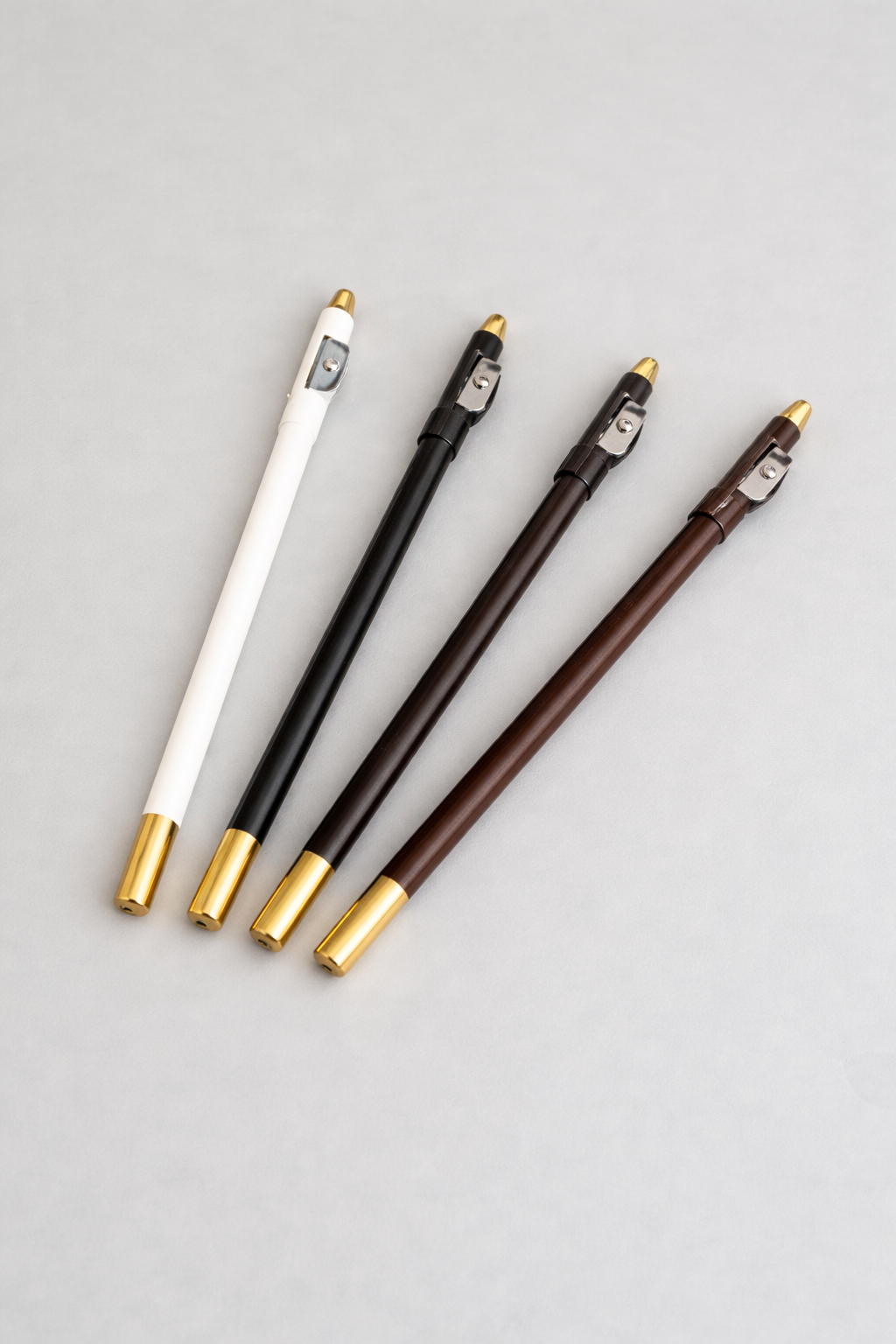 Set Barber Magic Pencil – crayon pour ligne de cheveux et contours en 4 teintes de peau avec taille-crayon intégré pour des lignes précises