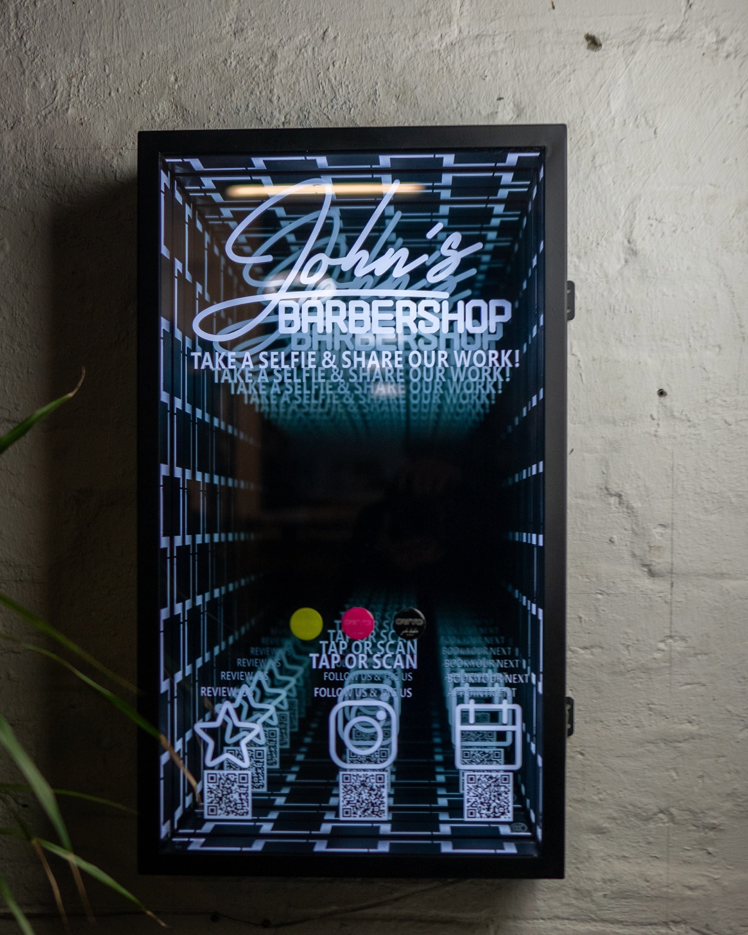 johnbarbersons Unendlicher Check Out Spiegel