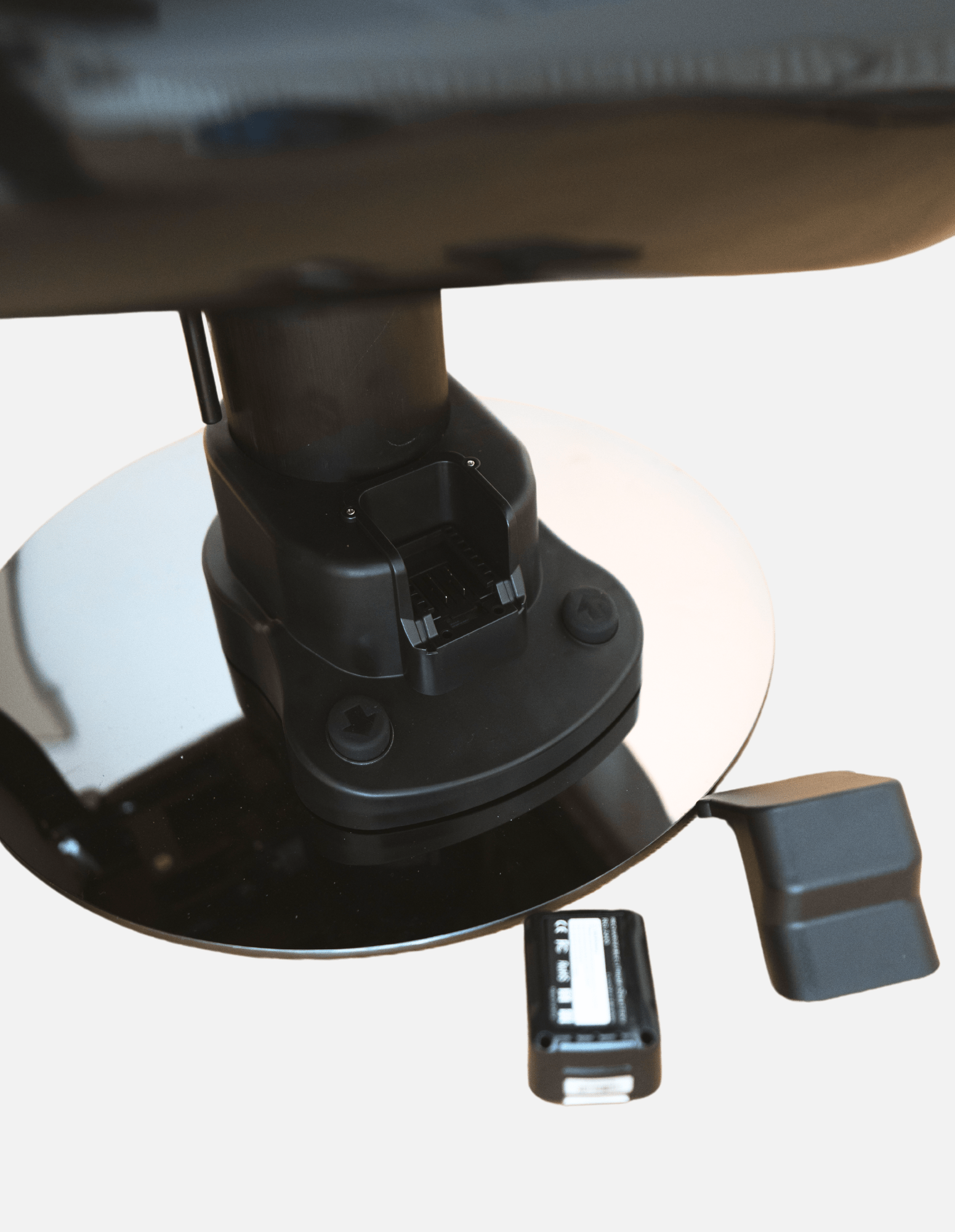 johnbarbersons New School Evolution Gray Wireless electric bar stool with battery