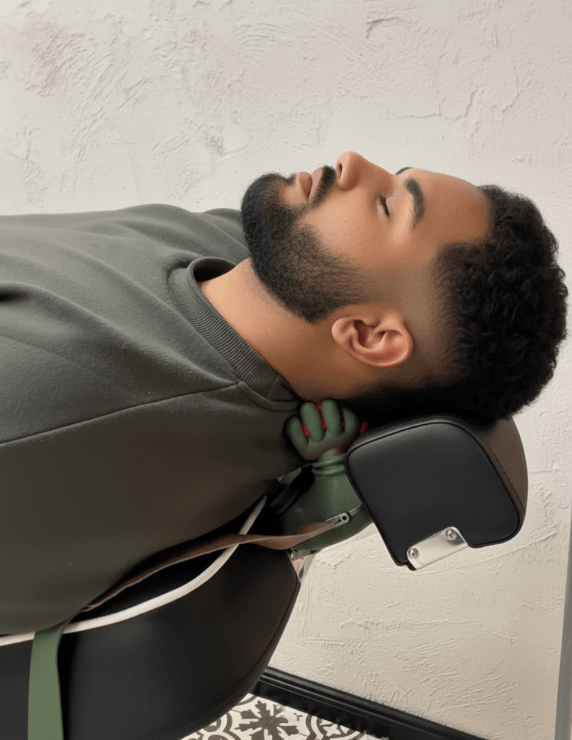 Tiny Hands virales Massagegerät mit eingebautem Akku und Hitzefunktion – kompaktes Handmassagegerät zur Entspannung von Muskeln und zur Förderung der Durchblutung.