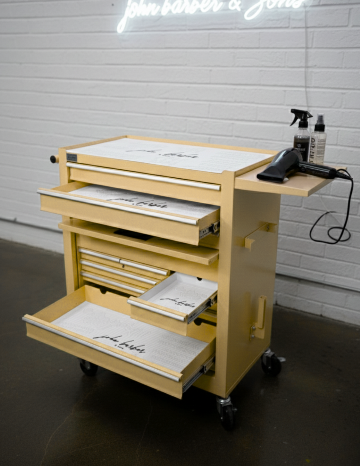 BARBER TROLLEY PRO – Carrello mobile in diversi colori – Disinfezione UV – Carrello da barbiere