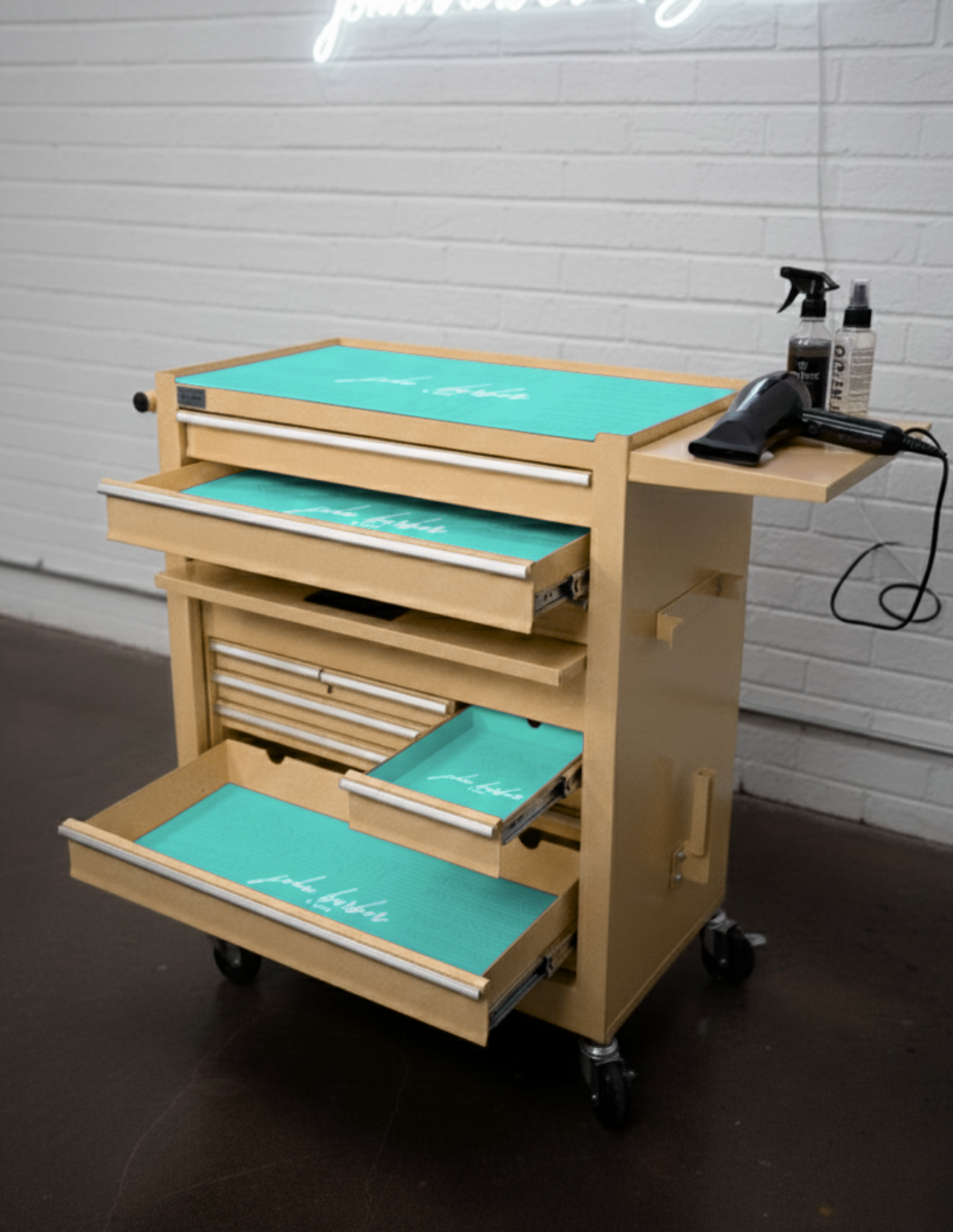 BARBER TROLLEY PRO – Carrello mobile in diversi colori – Disinfezione UV – Carrello da barbiere