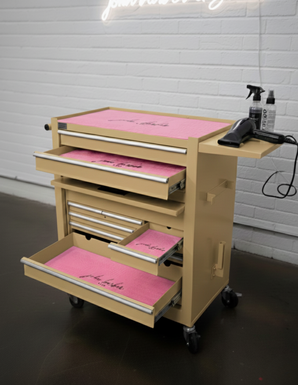 BARBER TROLLEY PRO – Carrello mobile in diversi colori – Disinfezione UV – Carrello da barbiere