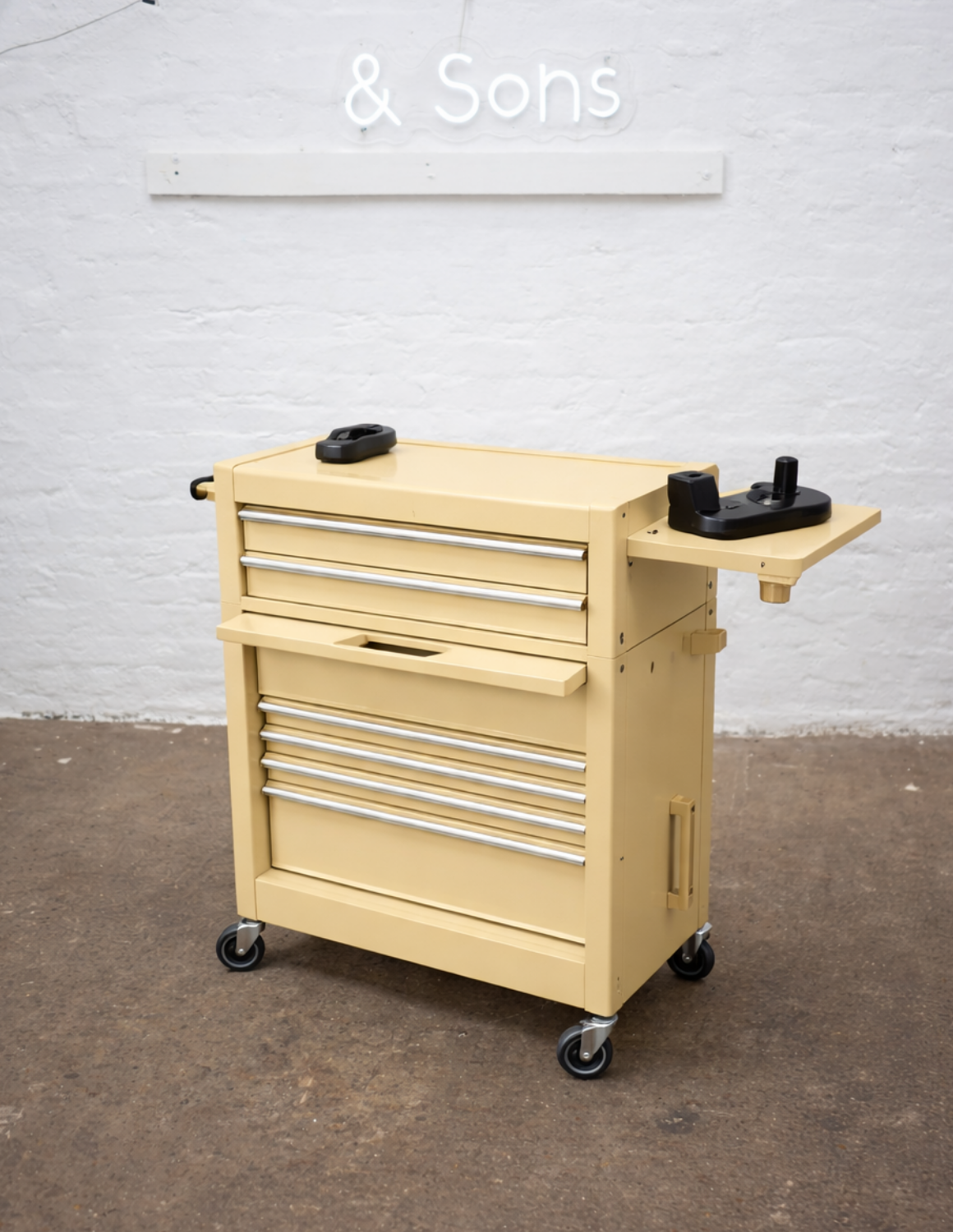 BARBER TROLLEY PRO – Mobiele trolley in verschillende kleuren – UV-desinfectie – Barbiertrolley
