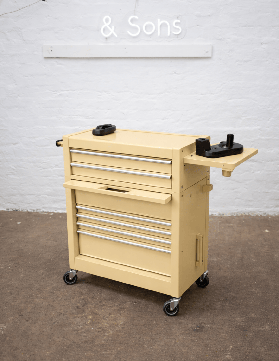 BARBER TROLLEY PRO ROLLWAGEN N VERSCHIEDENEN FARBEN – UV-STERILISATION Friseurwagen