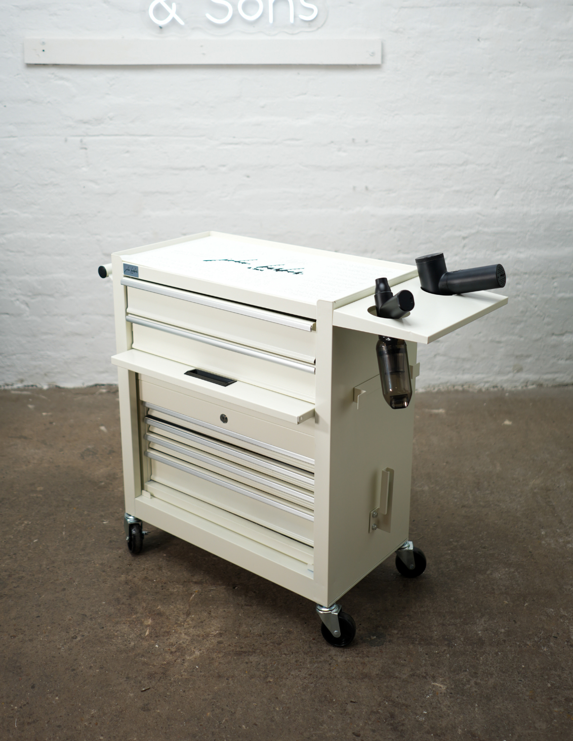 BARBER TROLLEY PRO – Carrello mobile in diversi colori – Disinfezione UV – Carrello da barbiere