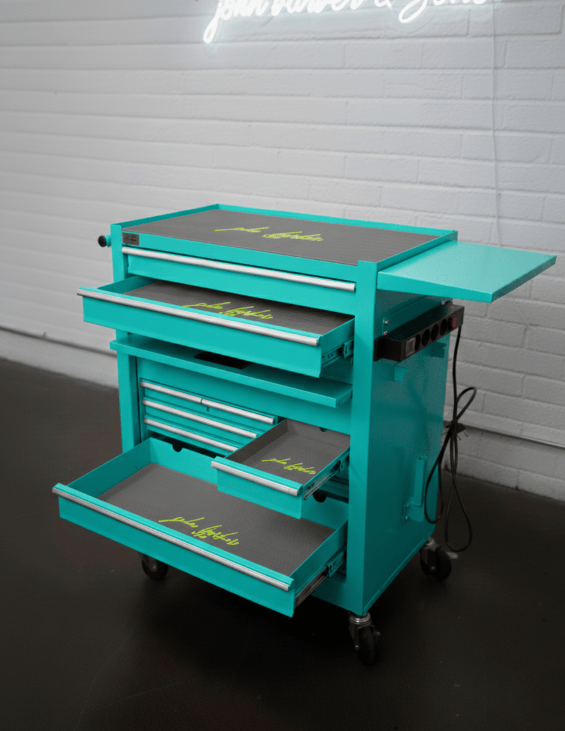 BARBER TROLLEY PRO ROLLWAGEN N VERSCHIEDENEN FARBEN – UV-STERILISATION Friseurwagen
