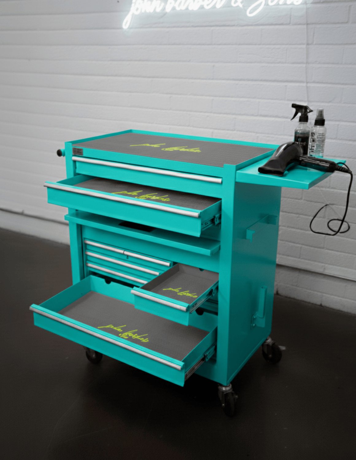 BARBER TROLLEY PRO ROLLWAGEN N VERSCHIEDENEN FARBEN – UV-STERILISATION Friseurwagen