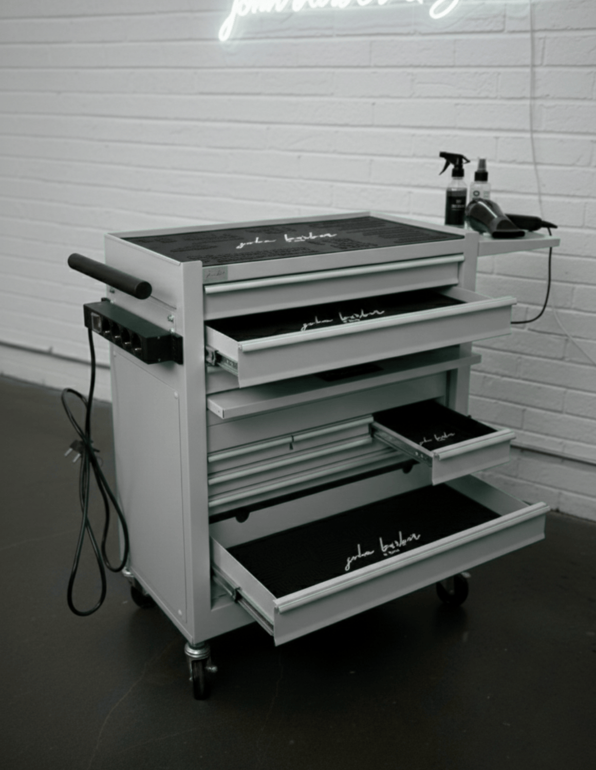 BARBER TROLLEY PRO ROLLWAGEN N VERSCHIEDENEN FARBEN – UV-STERILISATION Friseurwagen