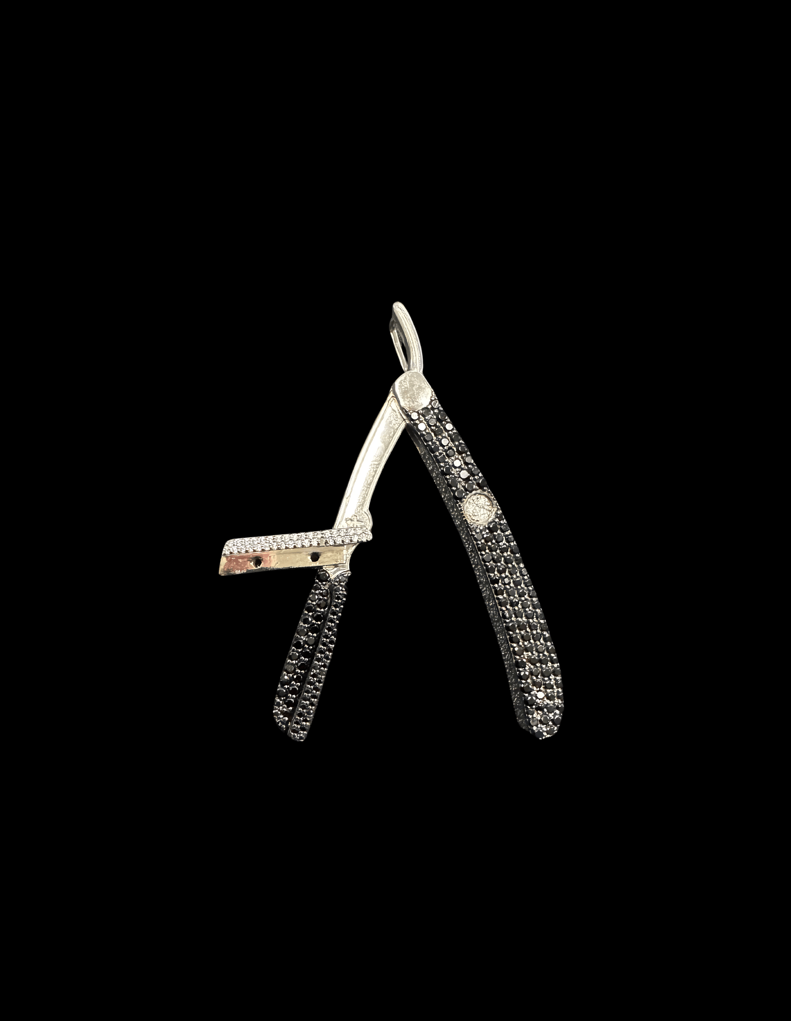 Barber Rasiermesser Kettenanhänger 925 Silber – Shaver Anhänger mit CZ Steinen.